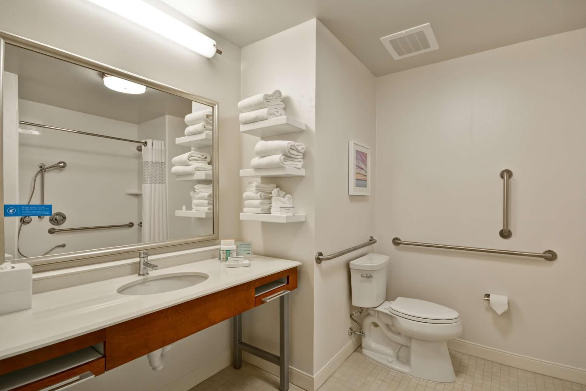 Hampton Inn & Suites Charleston Airport gallery photo in Charleston, SC — image 39