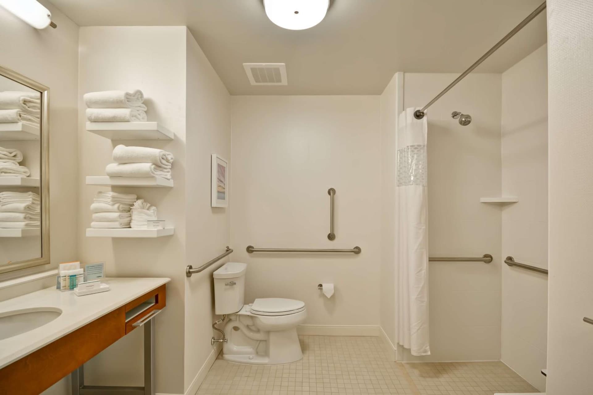Hampton Inn & Suites Charleston Airport gallery photo in Charleston, SC — image 28