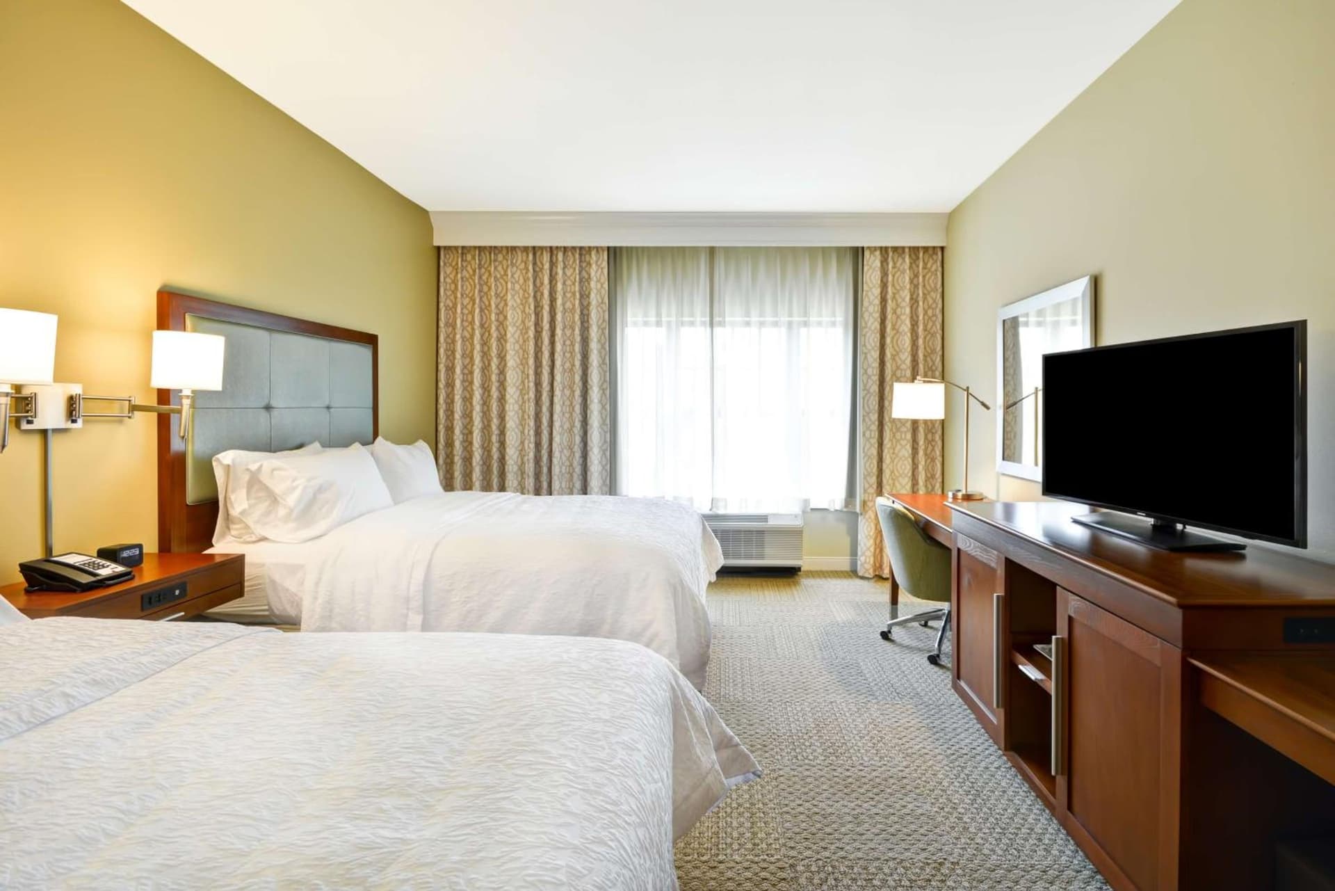 Hampton Inn & Suites Charleston Airport interior in Charleston, SC — gallery photo 2