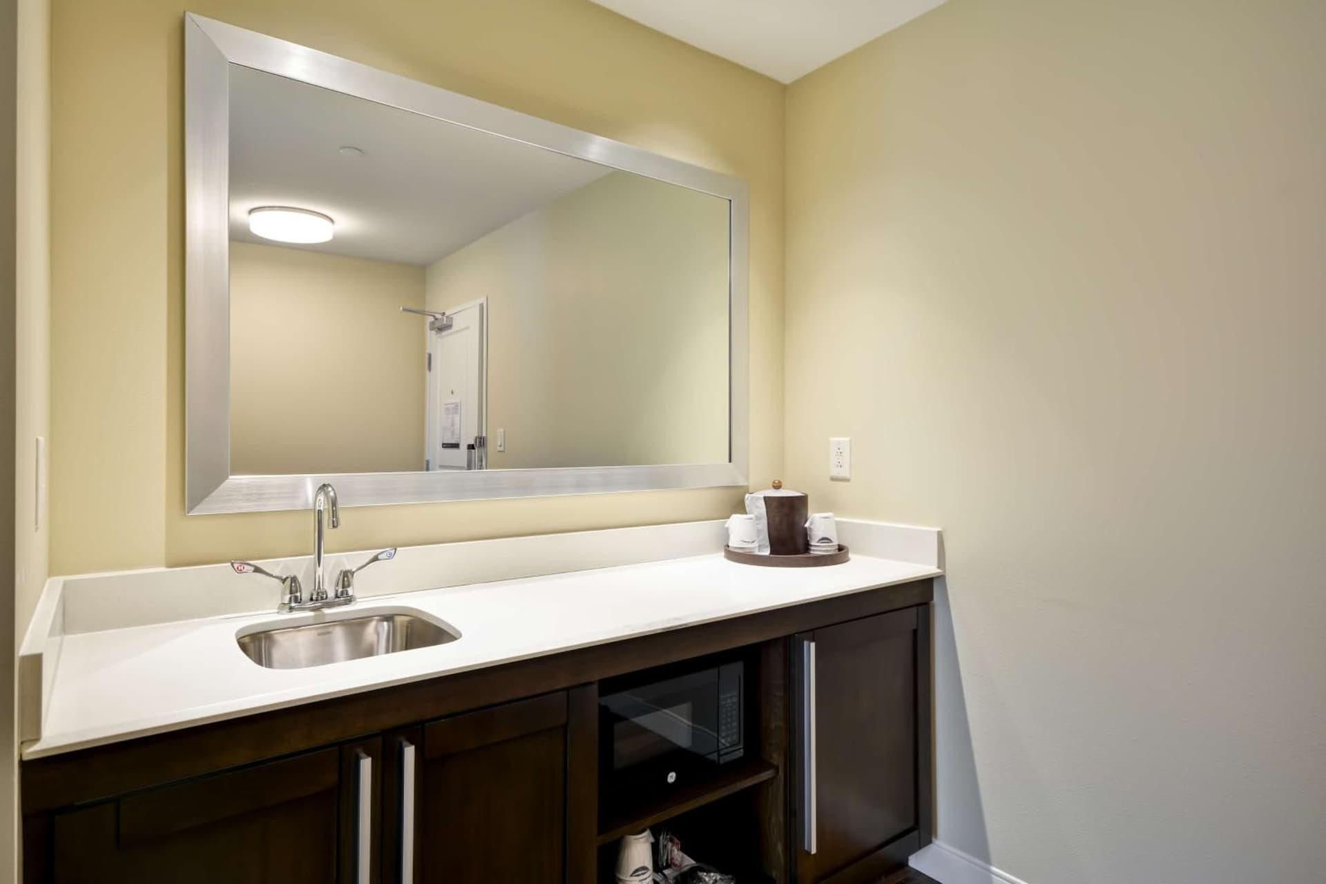 Hampton Inn & Suites Charleston Airport gallery photo in Charleston, SC — image 15