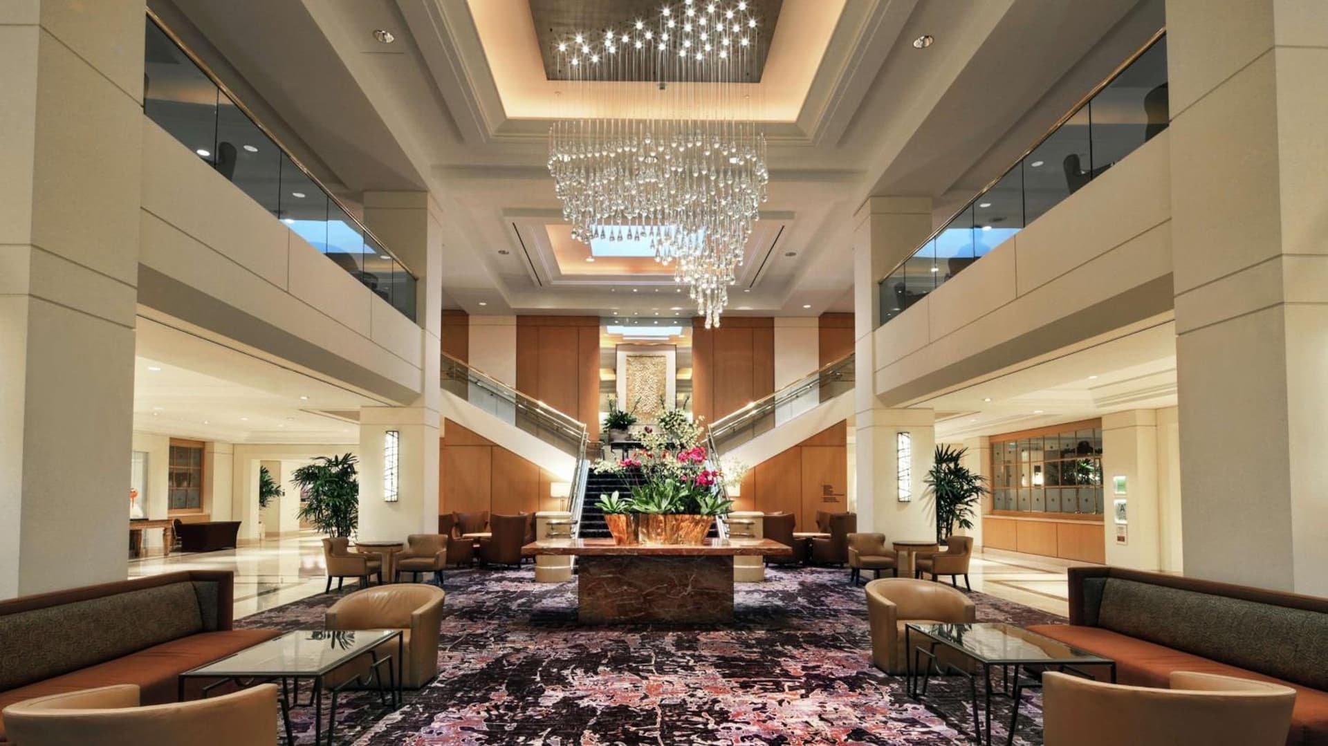 Hilton Los Angeles Airport interior in Los Angeles, CA — gallery photo 2