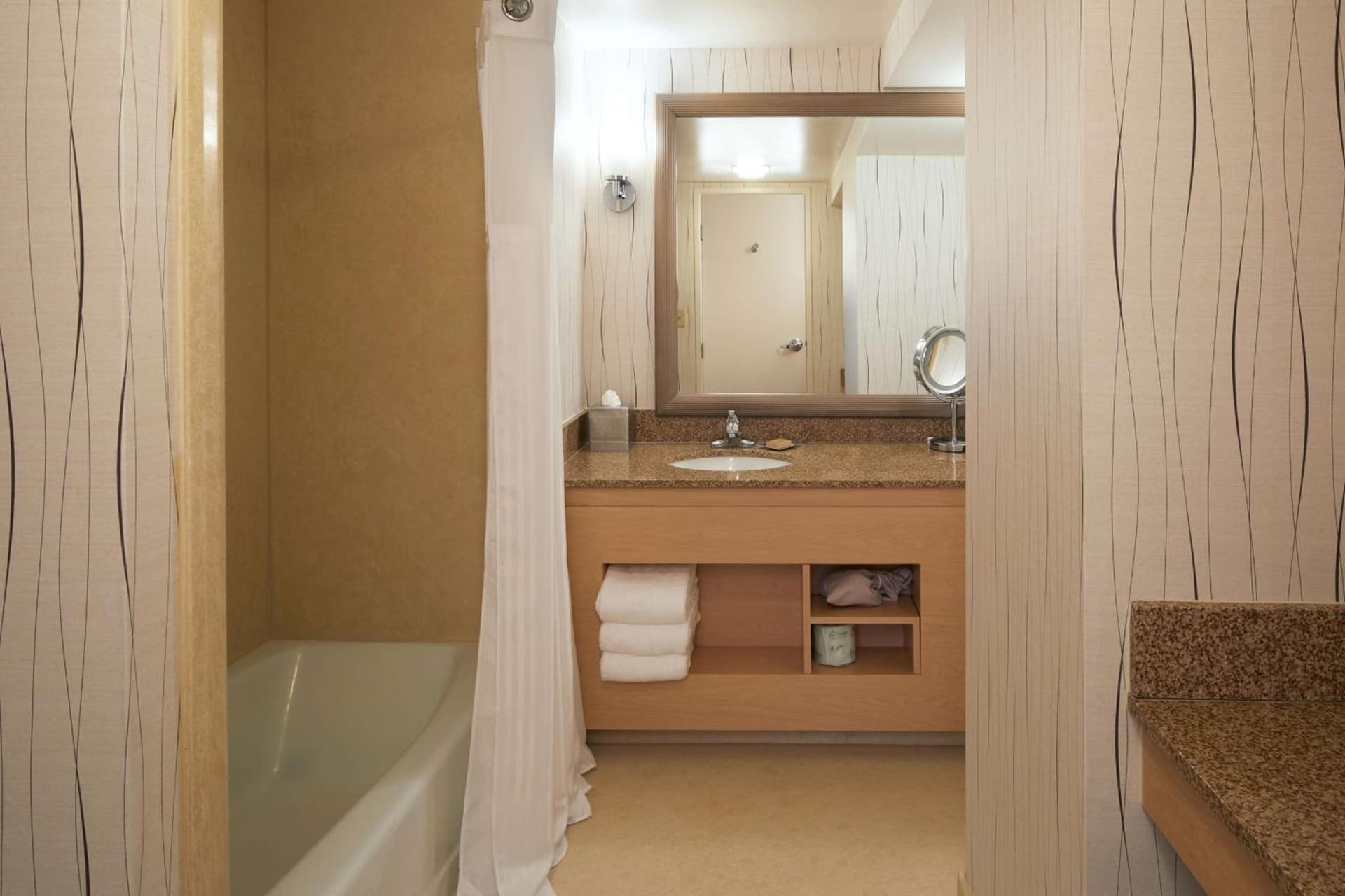 Hilton Los Angeles Airport gallery photo in Los Angeles, CA — image 5