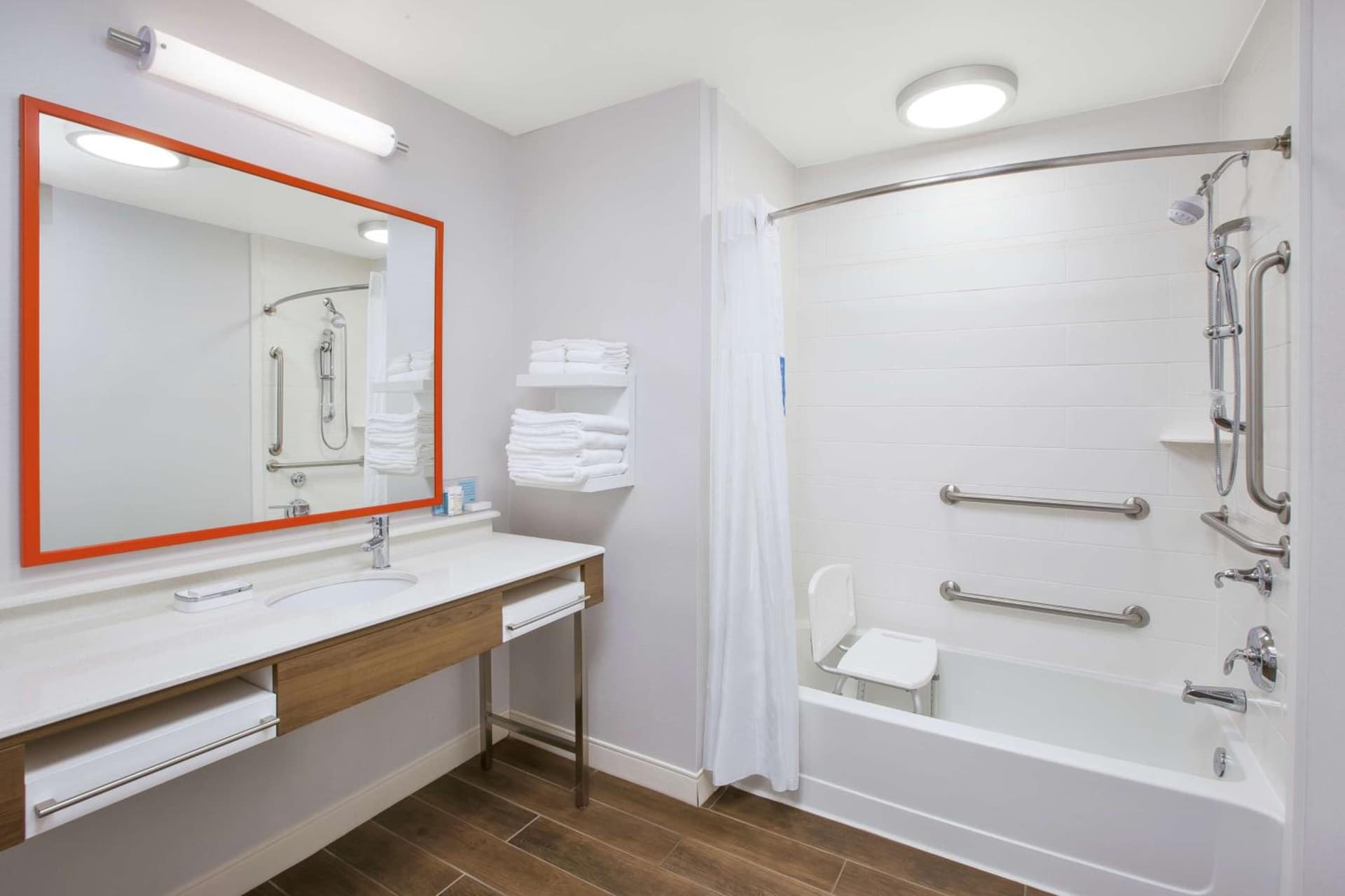Hampton Inn & Suites Oakwood Village-Cleveland interior in Oakwood, OH — gallery photo 2