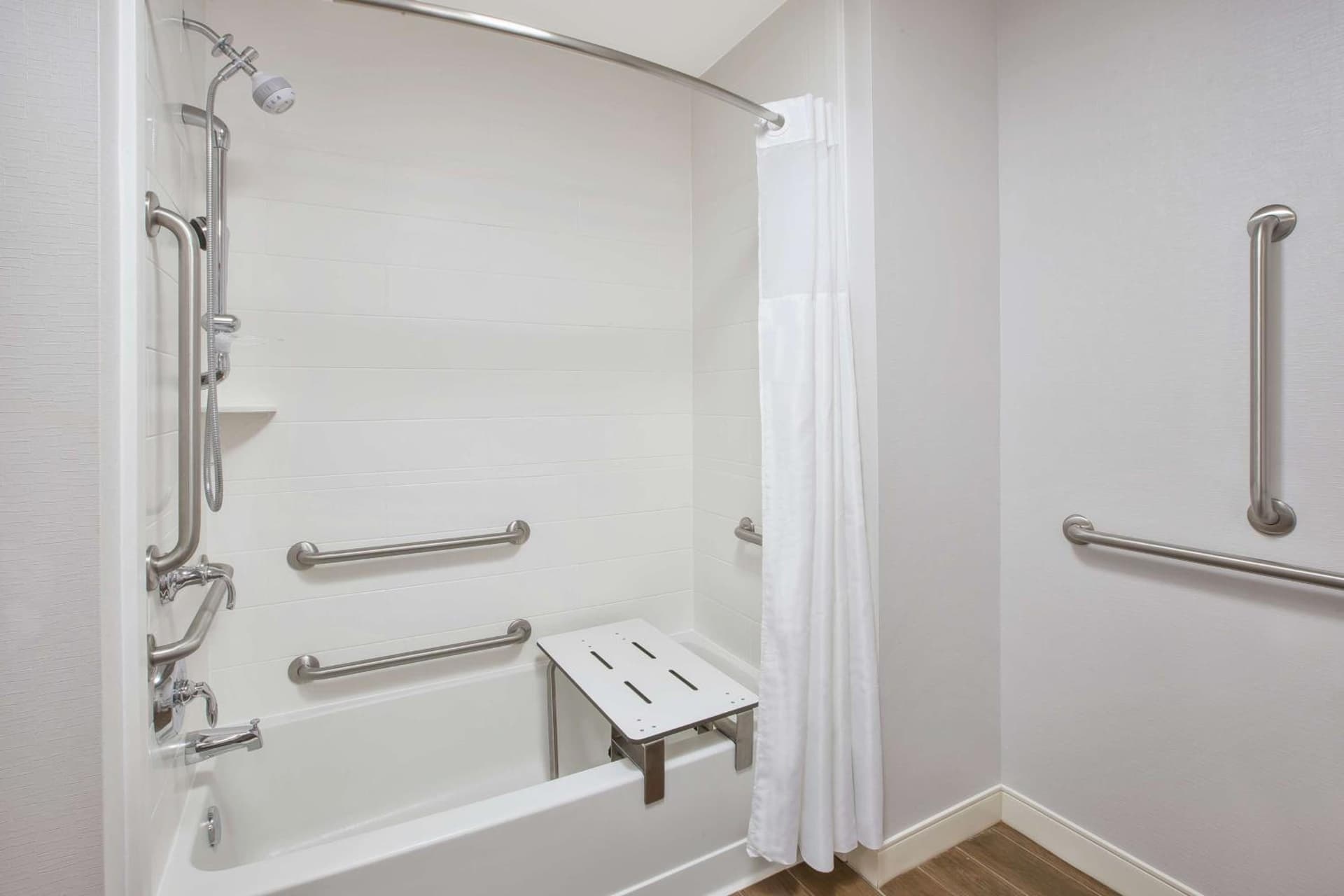 Hampton Inn & Suites Oakwood Village-Cleveland gallery photo in Oakwood, OH — image 8