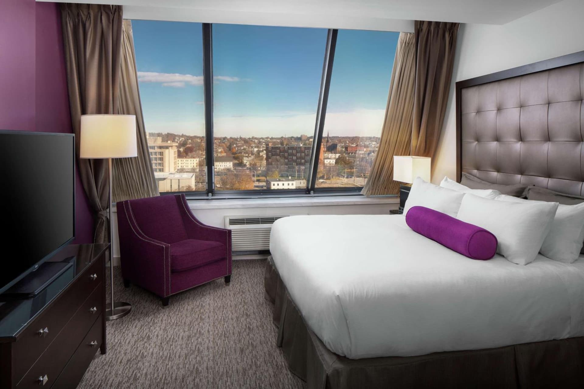 DoubleTree by Hilton Manchester Downtown gallery photo in Manchester, NH — image 43