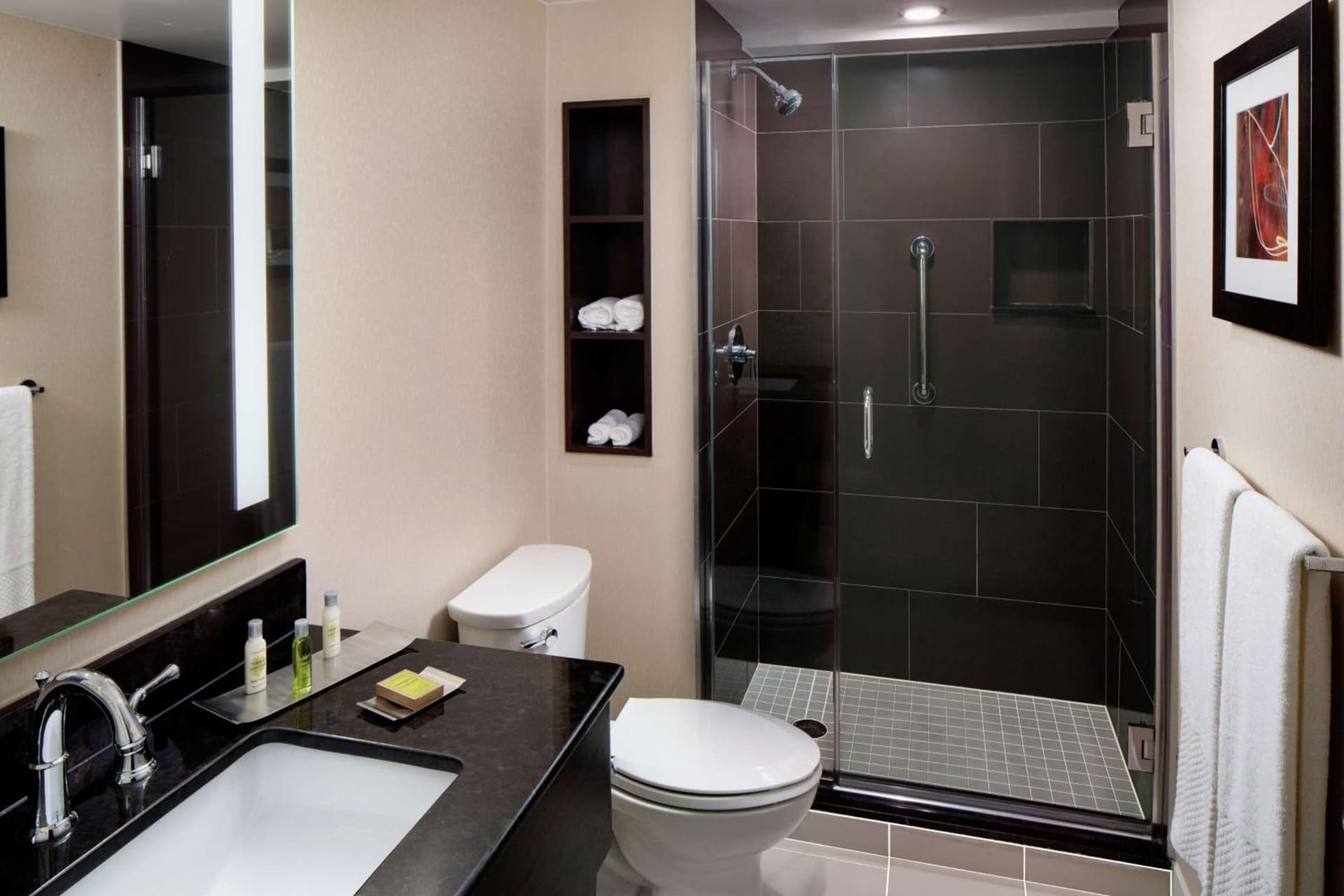 DoubleTree by Hilton Manchester Downtown gallery photo in Manchester, NH — image 17