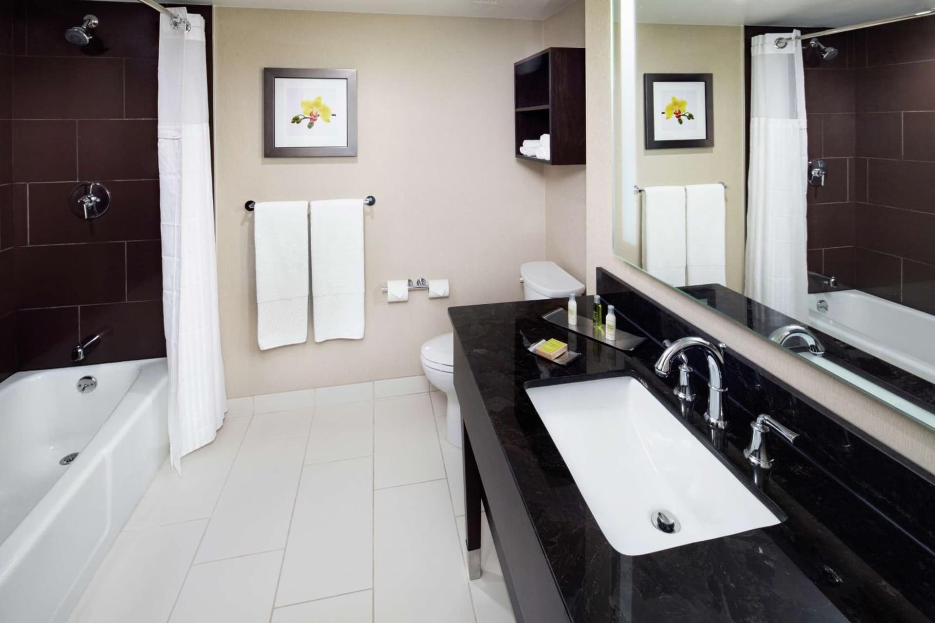 DoubleTree by Hilton Manchester Downtown gallery photo in Manchester, NH — image 52