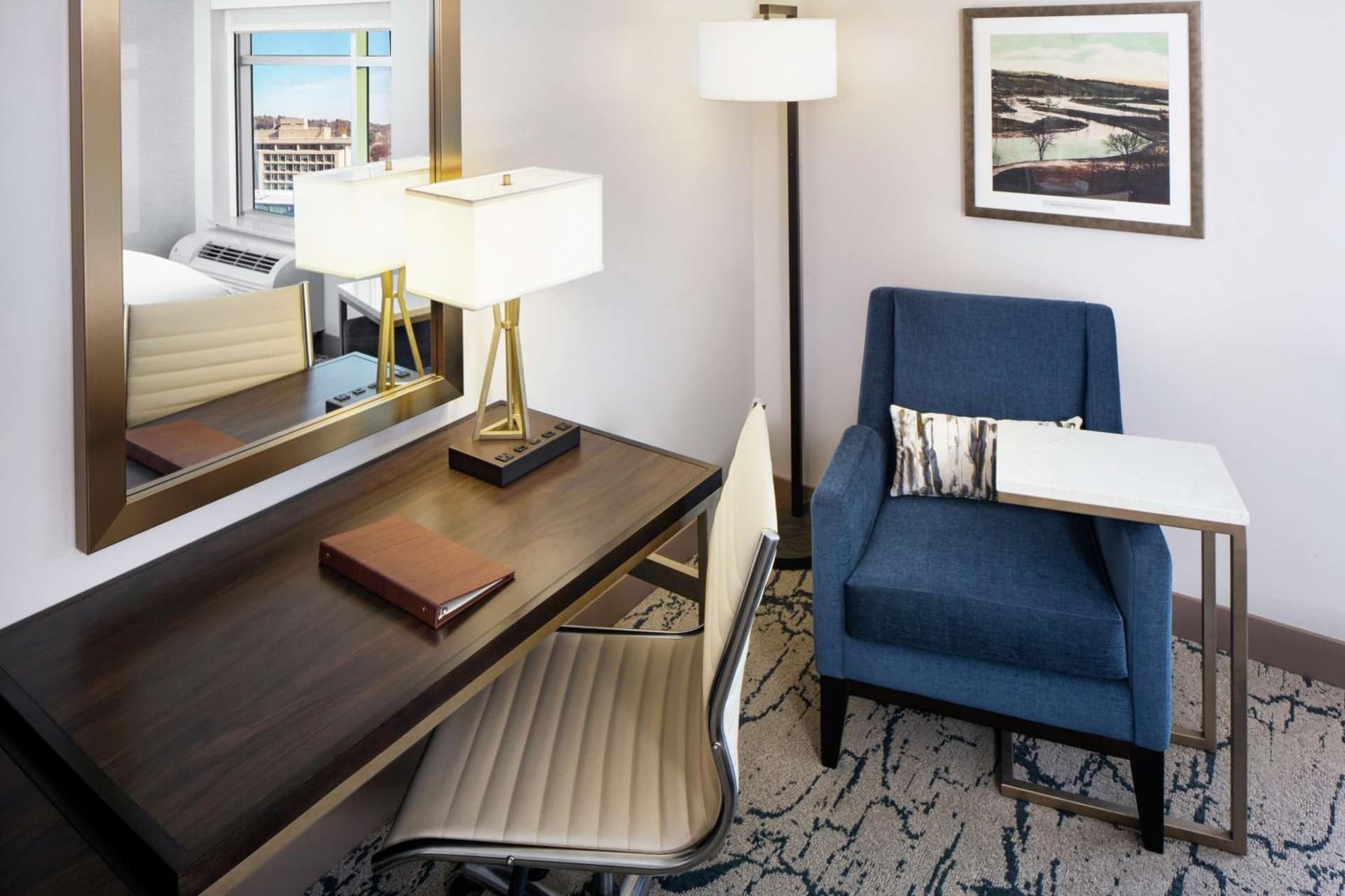 DoubleTree by Hilton Manchester Downtown gallery photo in Manchester, NH — image 36