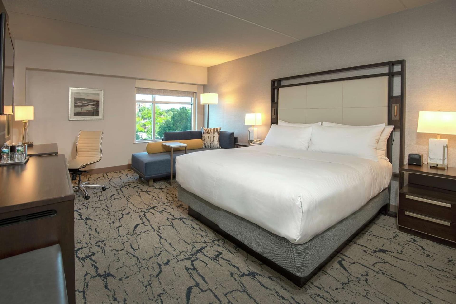 DoubleTree by Hilton Manchester Downtown gallery photo in Manchester, NH — image 4