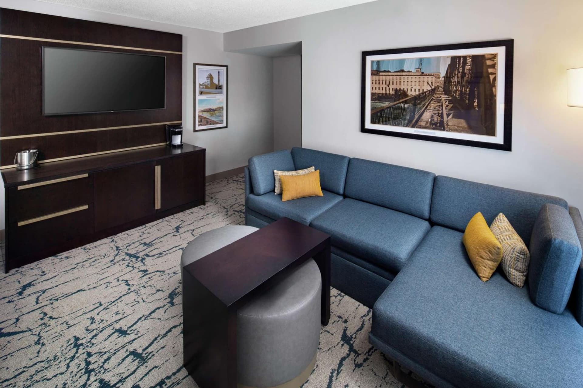 DoubleTree by Hilton Manchester Downtown gallery photo in Manchester, NH — image 19