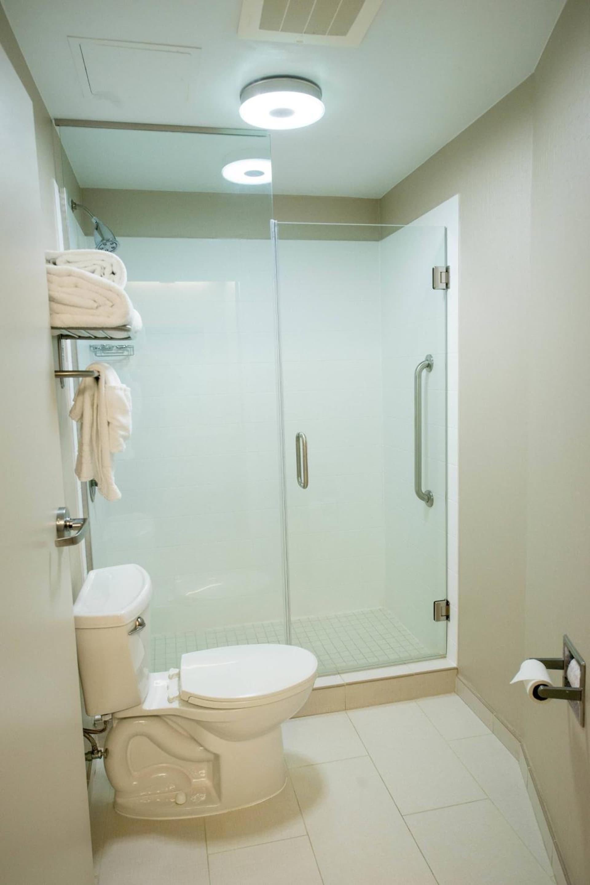 SpringHill Suites by Marriott Winston-Salem Hanes Mall interior in Winston-Salem, NC — gallery photo 2