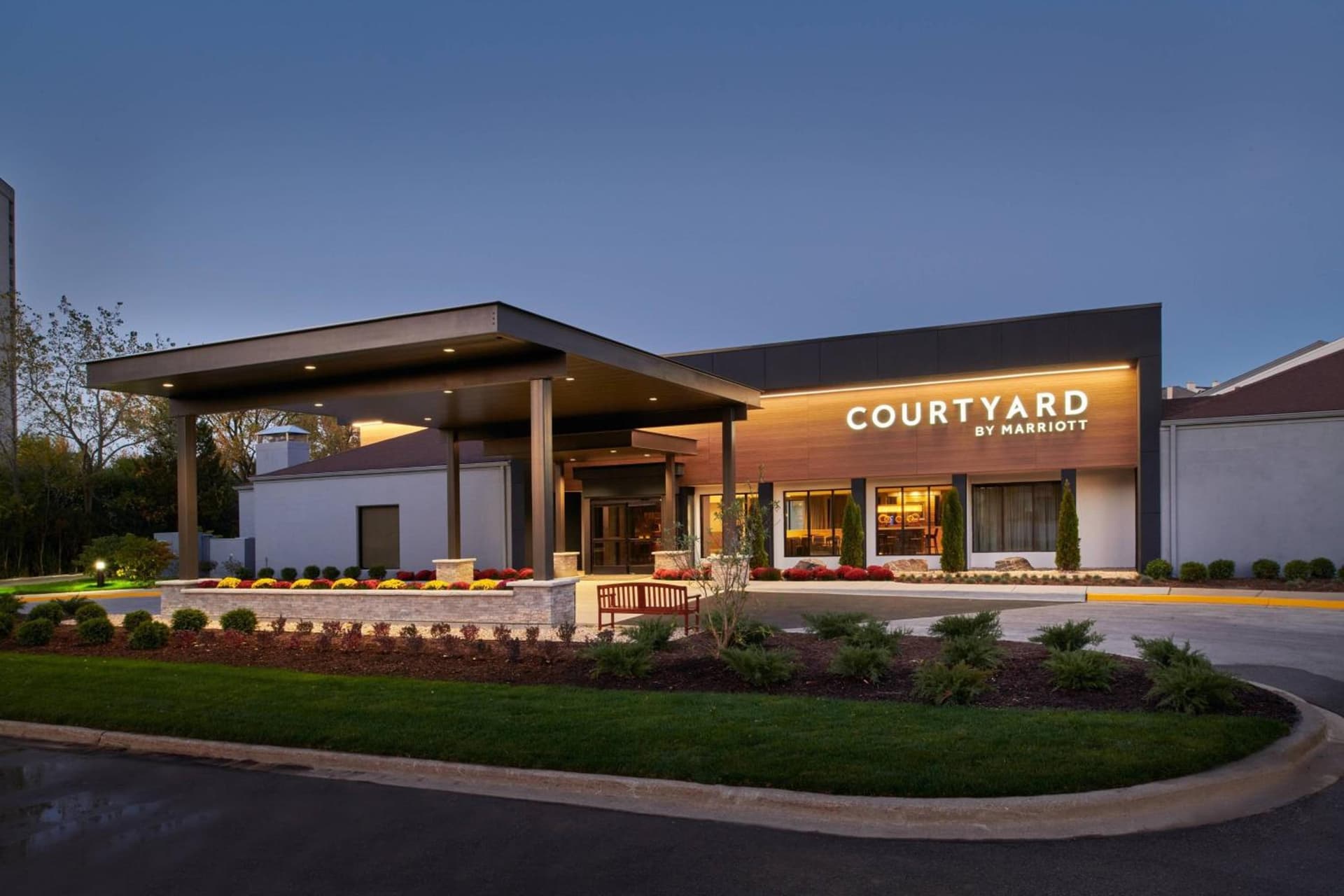 Courtyard Chicago Oakbrook Terrace featured exterior or lobby in Oakbrook Terrace, IL — similar hotel