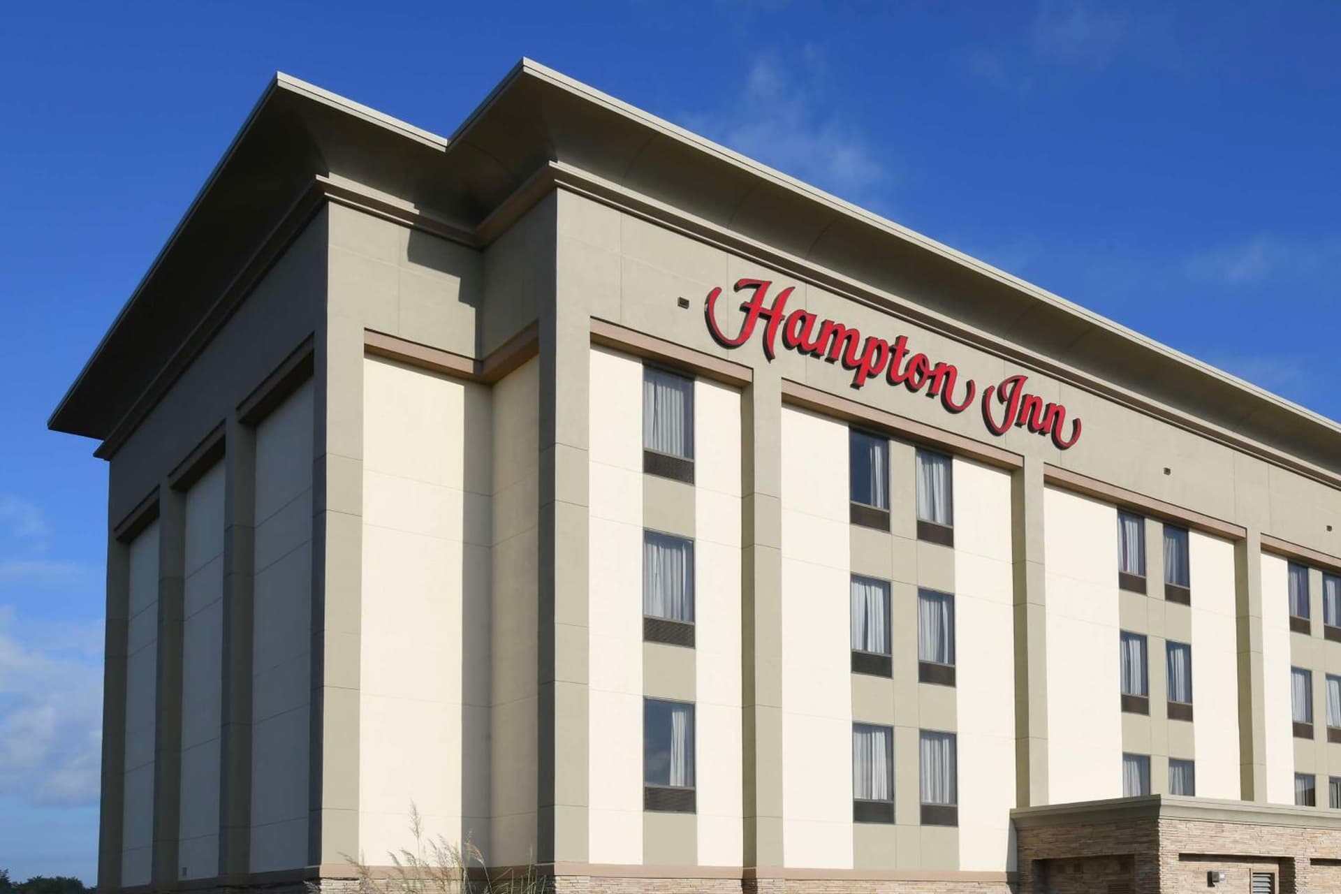 Hampton Inn Dry Ridge interior in Dry Ridge, KY — gallery photo 2