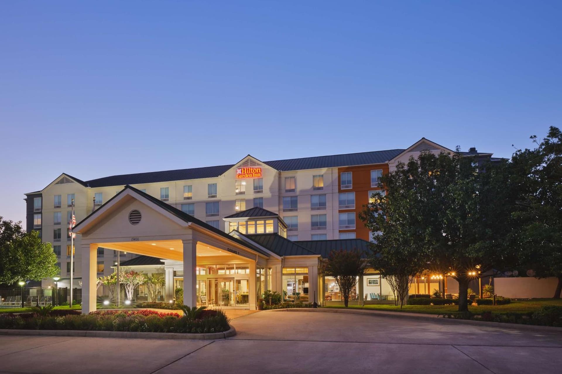 Hilton Garden Inn Houston/Bush Intercontinental Airport interior in Houston, TX — gallery photo 2