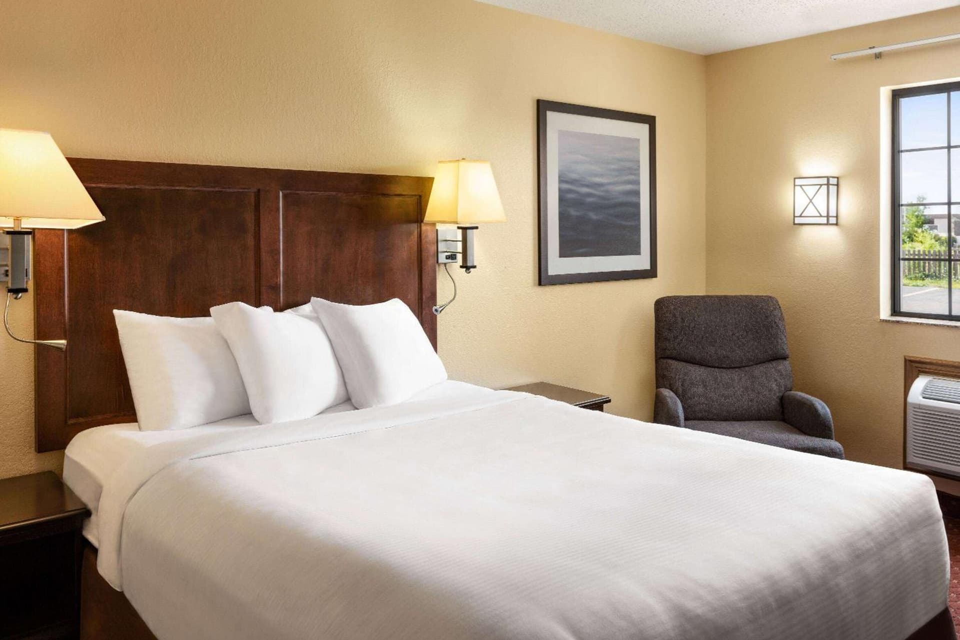 Baymont by Wyndham Cedar Rapids gallery photo in Cedar Rapids, IA — image 34