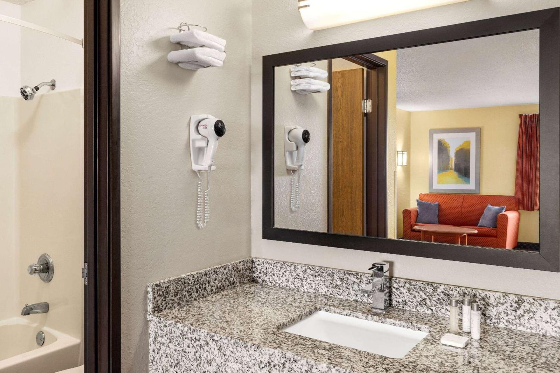 Baymont by Wyndham Cedar Rapids gallery photo in Cedar Rapids, IA — image 39