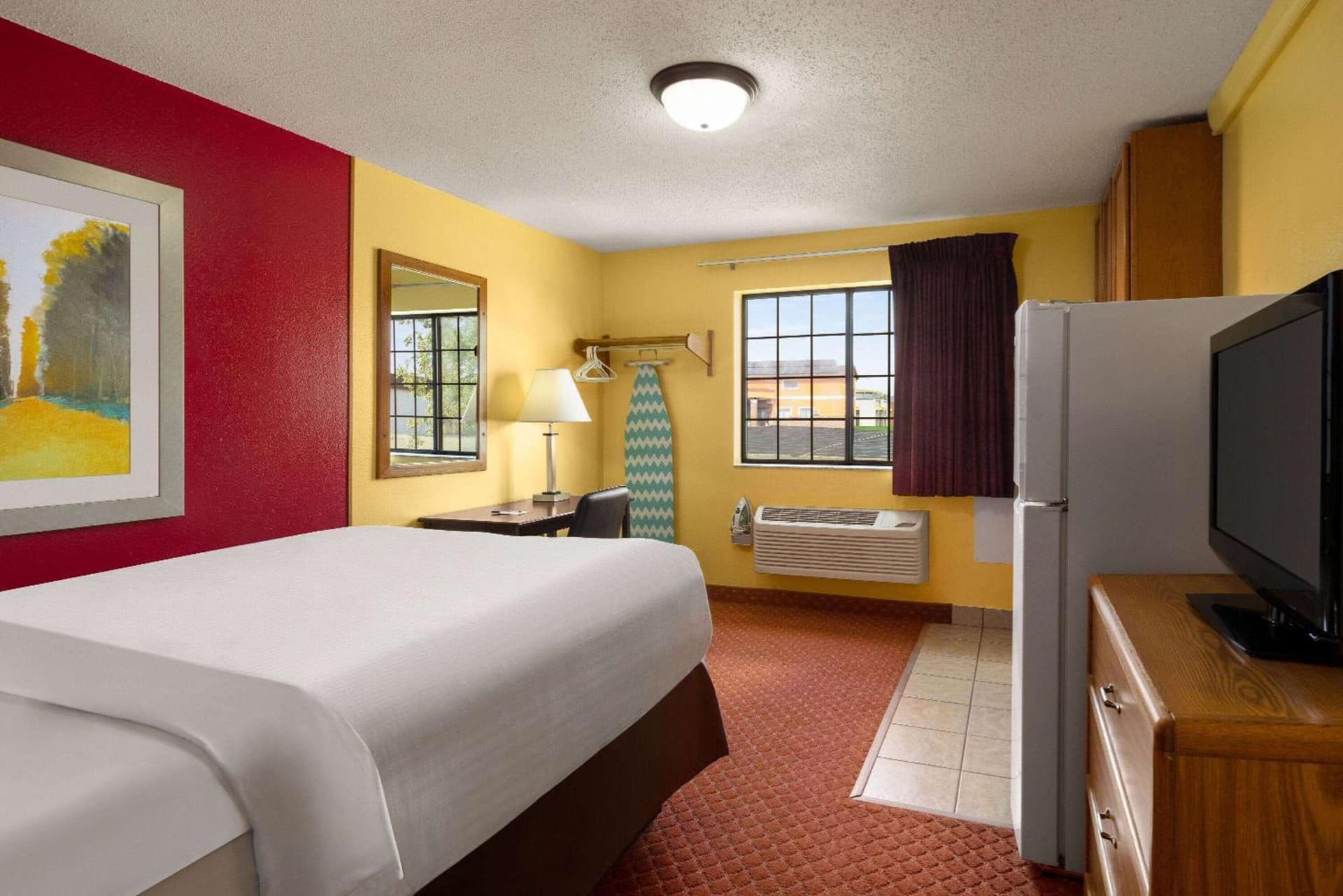 Baymont by Wyndham Cedar Rapids interior in Cedar Rapids, IA — gallery photo 2