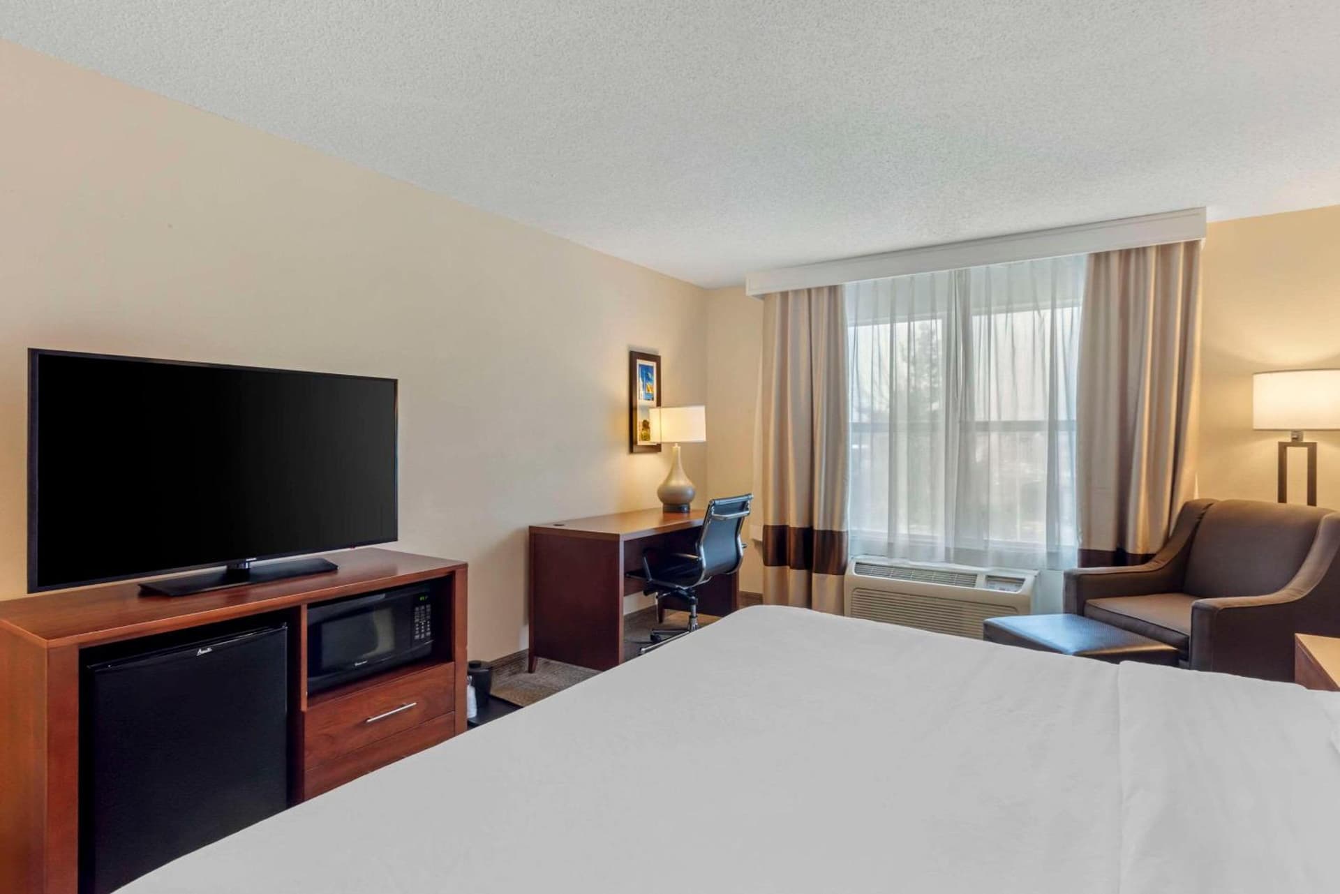 Comfort Inn & Suites Dover near Speedway gallery photo in Dover, DE — image 26