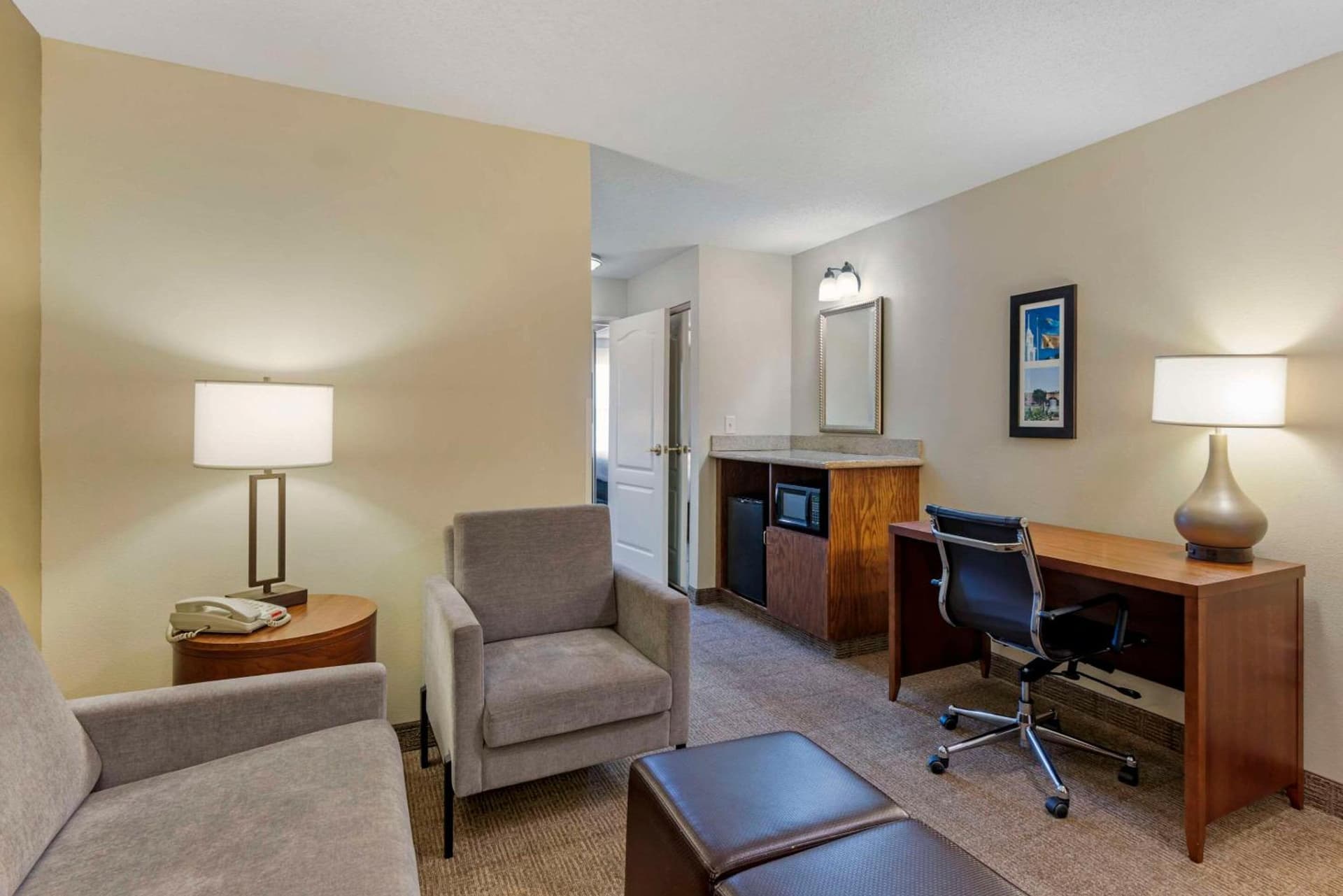 Comfort Inn & Suites Dover near Speedway gallery photo in Dover, DE — image 11