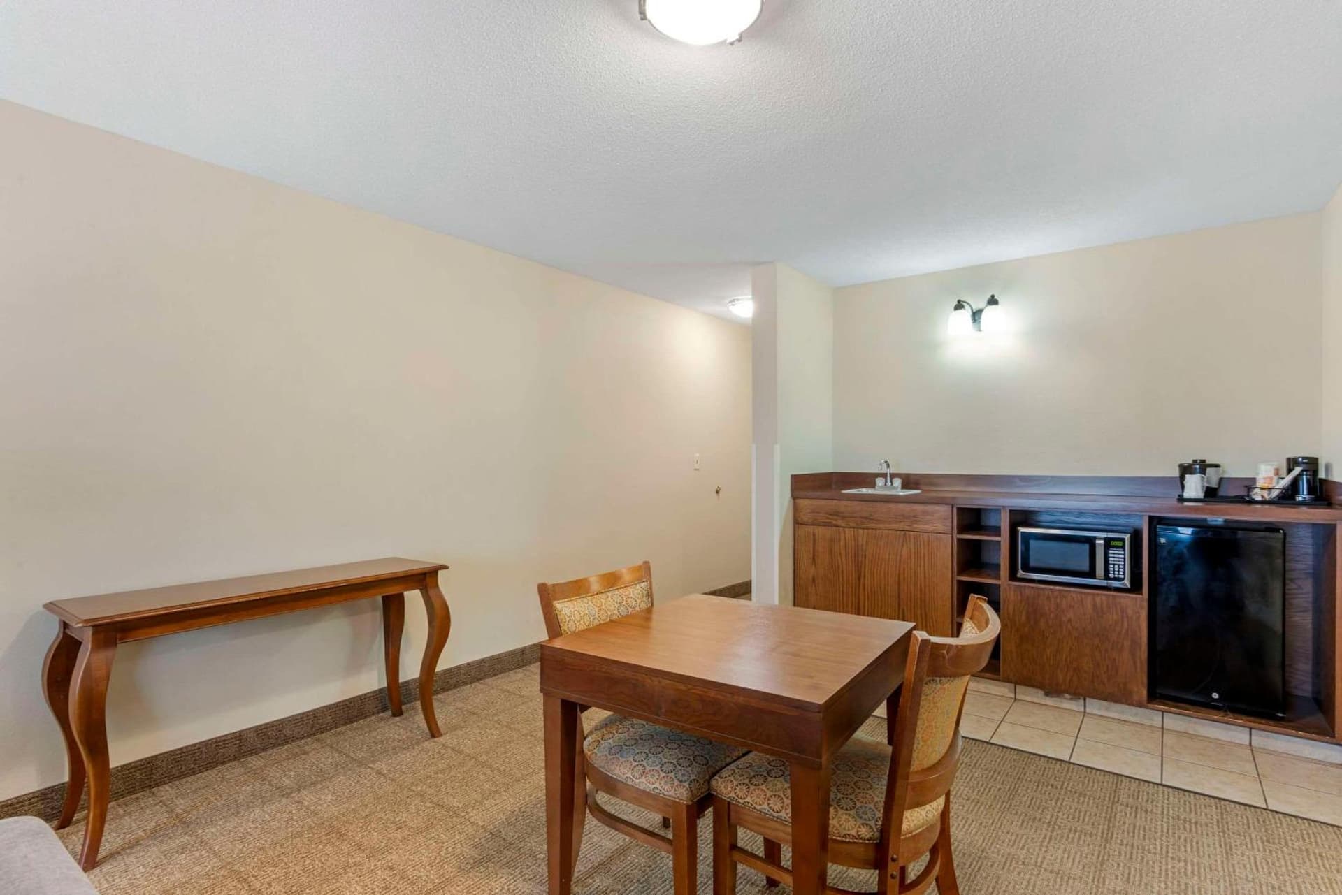 Comfort Inn & Suites Dover near Speedway gallery photo in Dover, DE — image 14