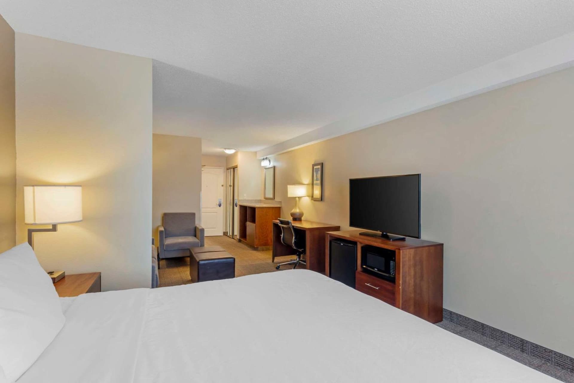 Comfort Inn & Suites Dover near Speedway gallery photo in Dover, DE — image 32
