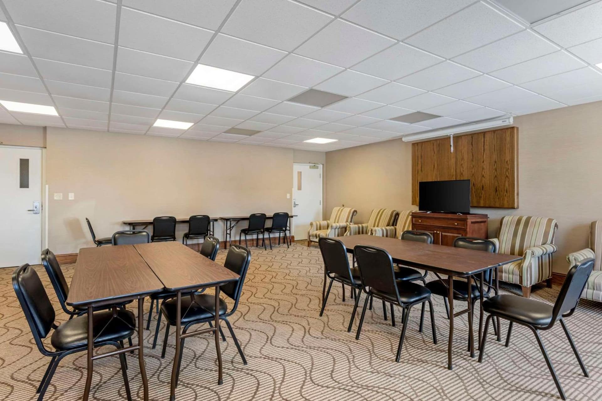 Comfort Inn & Suites Dover near Speedway gallery photo in Dover, DE — image 29