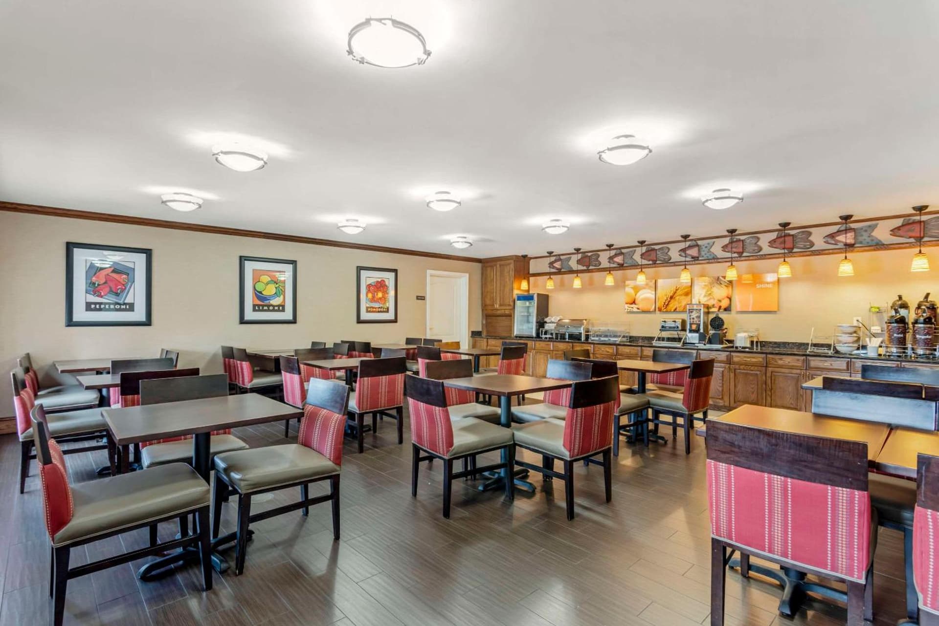 Comfort Inn & Suites Dover near Speedway interior in Dover, DE — gallery photo 2