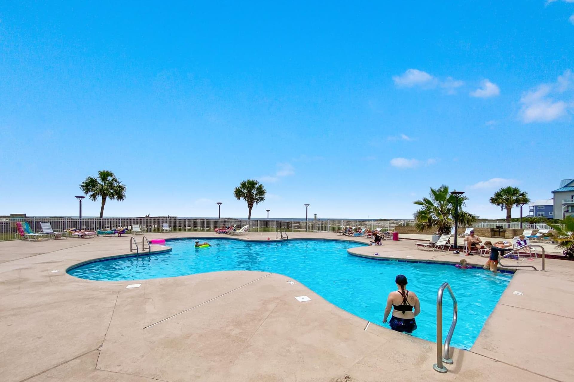 Beach Please condo 2 bedroom 2 bath sleeps 6 interior in Gulf Shores, AL — gallery photo 2