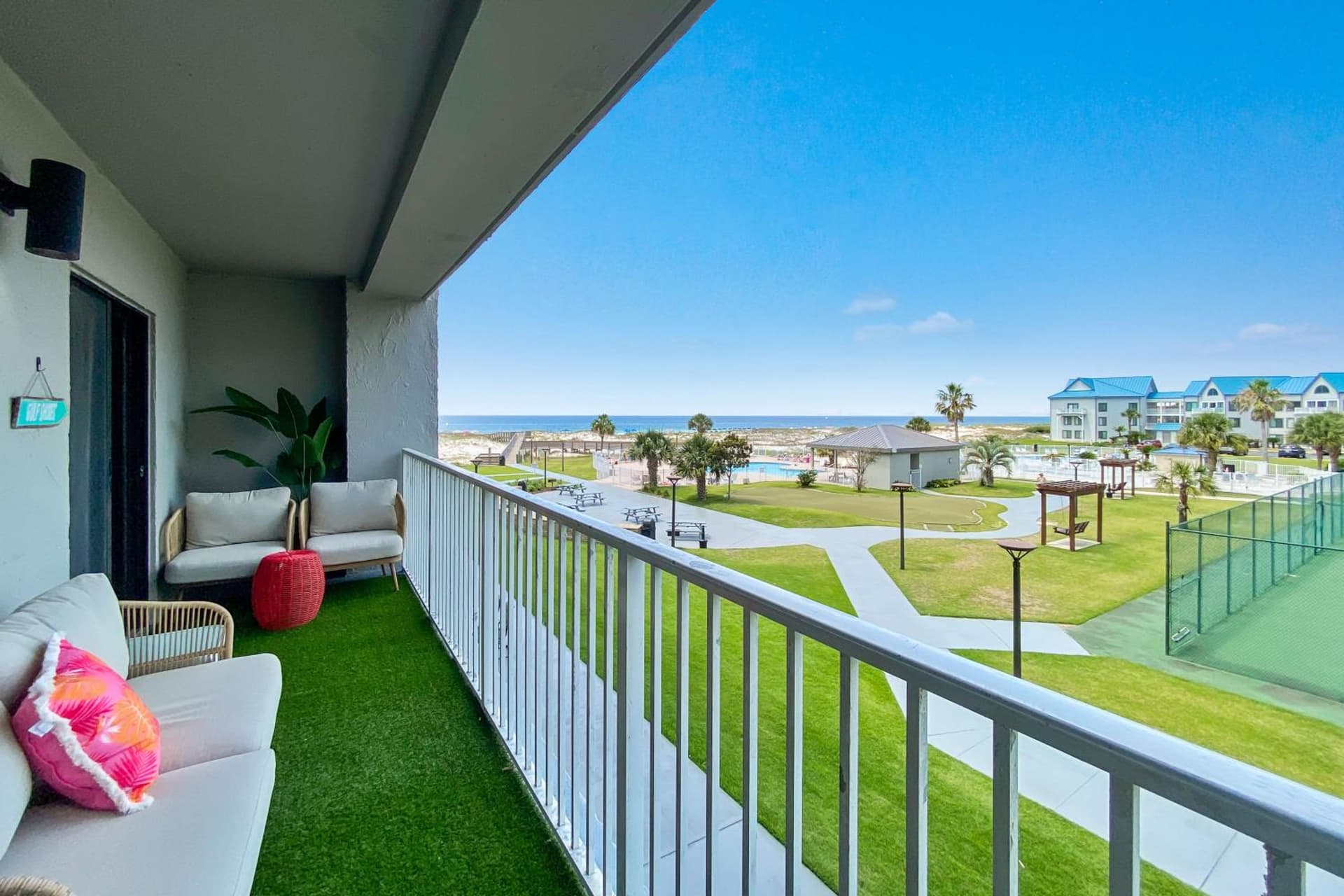 Beach Please condo 2 bedroom 2 bath sleeps 6 property views in Gulf Shores, AL — gallery photo 3
