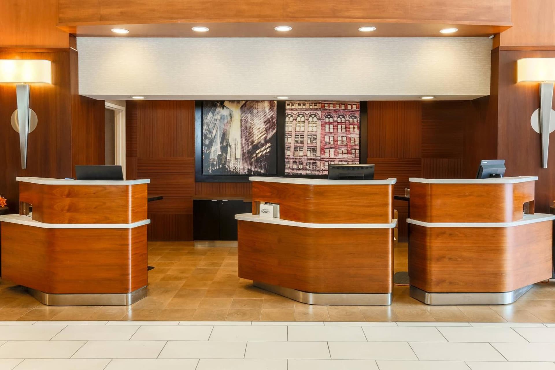 Courtyard by Marriott Pittsburgh Downtown property views in Pittsburgh, PA — gallery photo 3