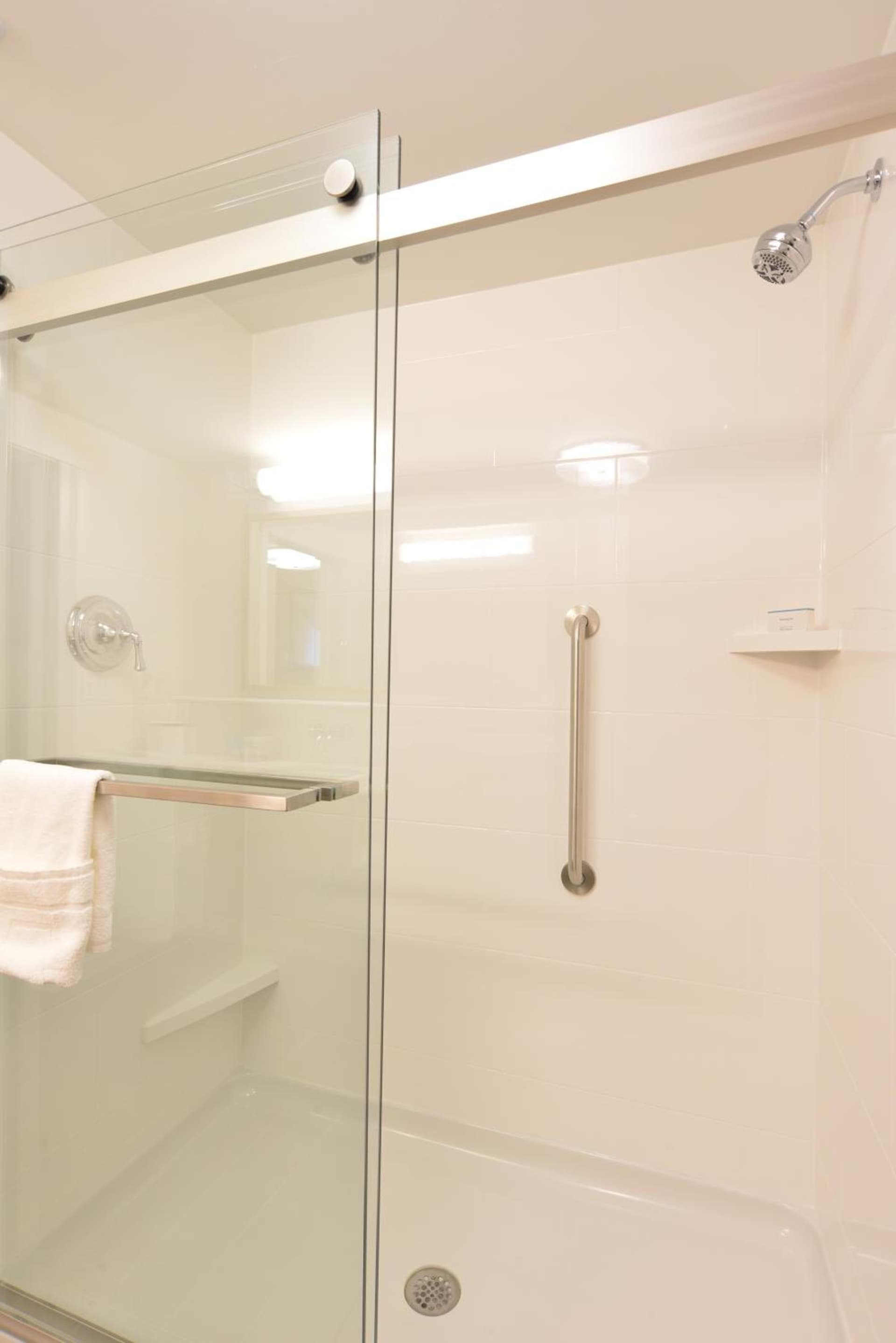 Hampton Inn & Suites Chippewa Falls gallery photo in Chippewa Falls, WI — image 27