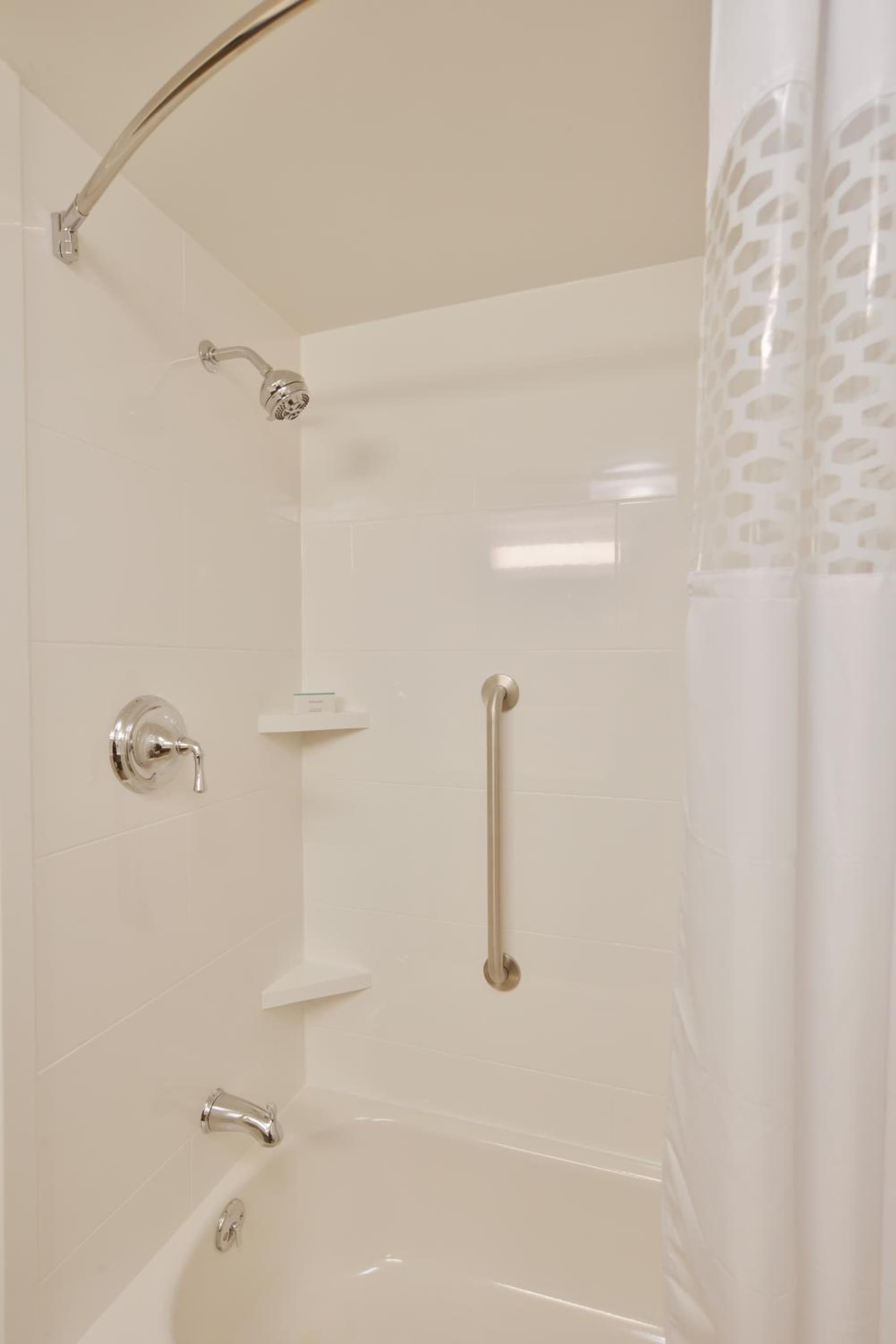Hampton Inn & Suites Chippewa Falls gallery photo in Chippewa Falls, WI — image 4
