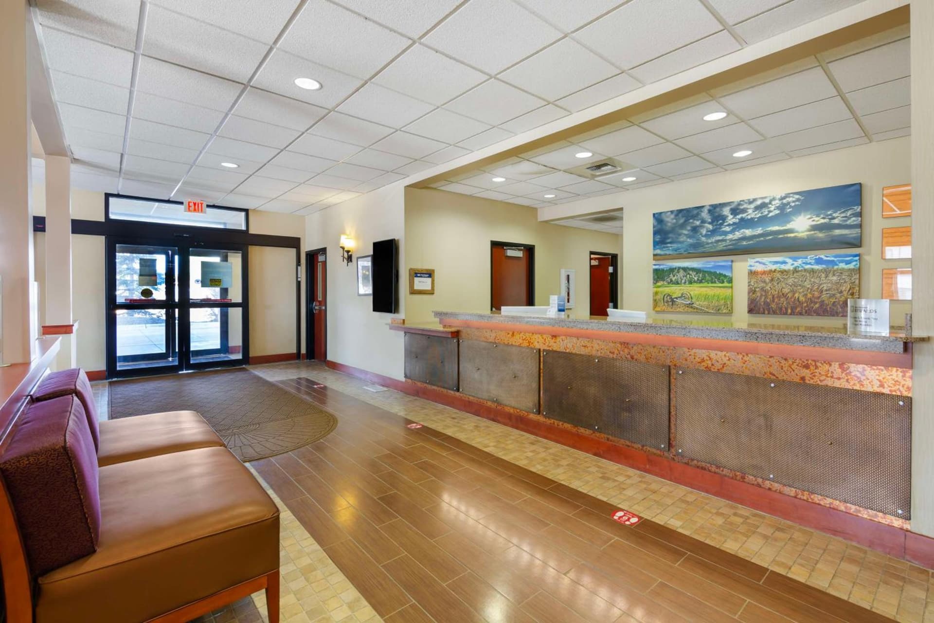 Best Western Golden Prairie Inn and Suites interior in Sidney, MT — gallery photo 2