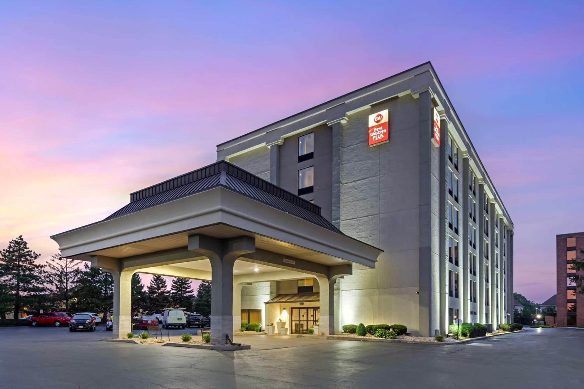 Best Western Plus Chicagoland - Countryside featured exterior or lobby in Countryside, IL — similar hotel