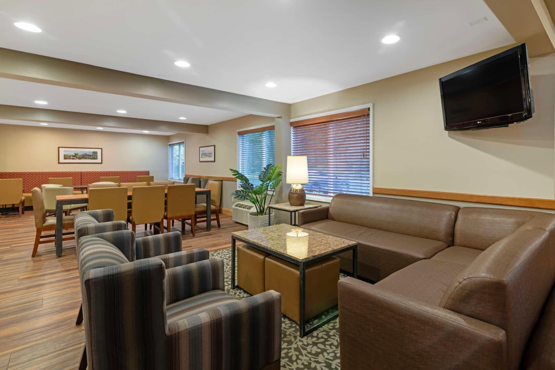 Best Western Plus Windjammer Inn & Conference Center gallery photo in Burlington, VT — image 33