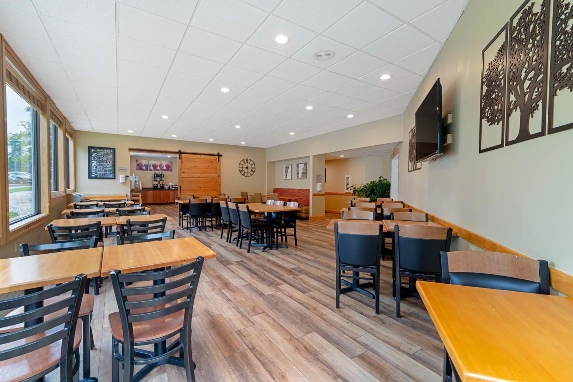 Best Western Plus Windjammer Inn & Conference Center gallery photo in Burlington, VT — image 36