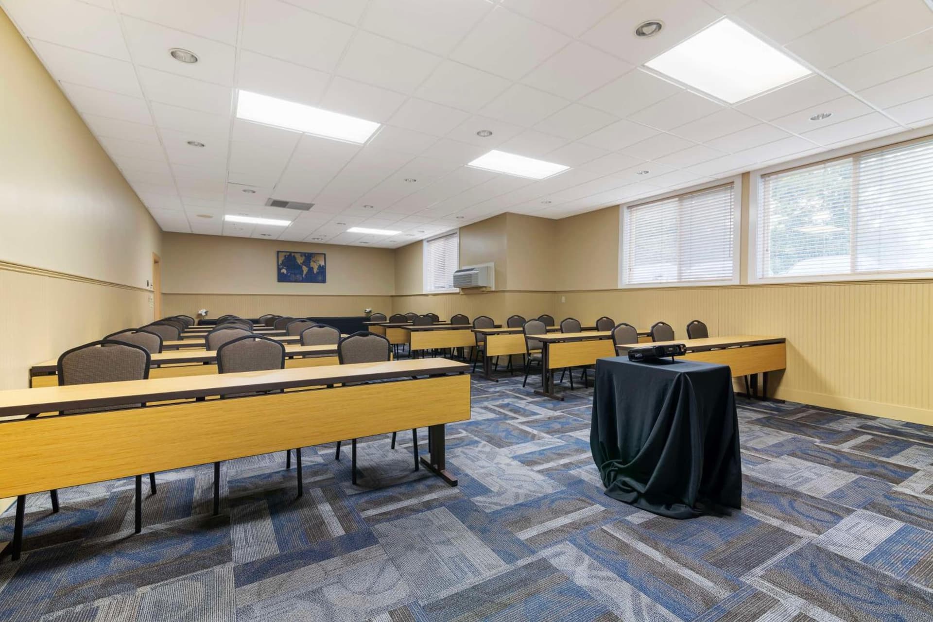 Best Western Plus Windjammer Inn & Conference Center gallery photo in Burlington, VT — image 34