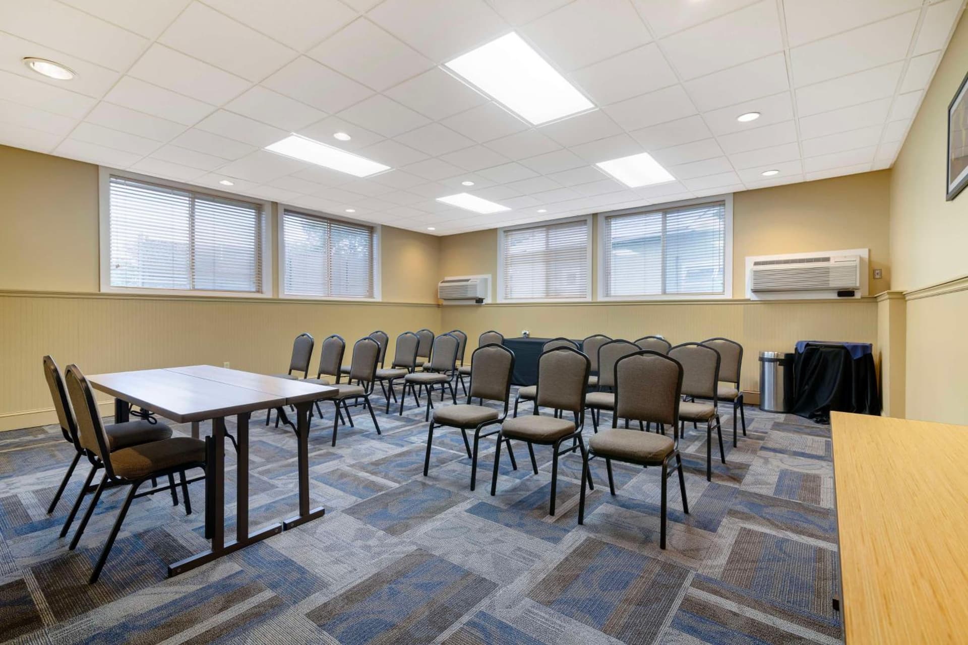 Best Western Plus Windjammer Inn & Conference Center gallery photo in Burlington, VT — image 39