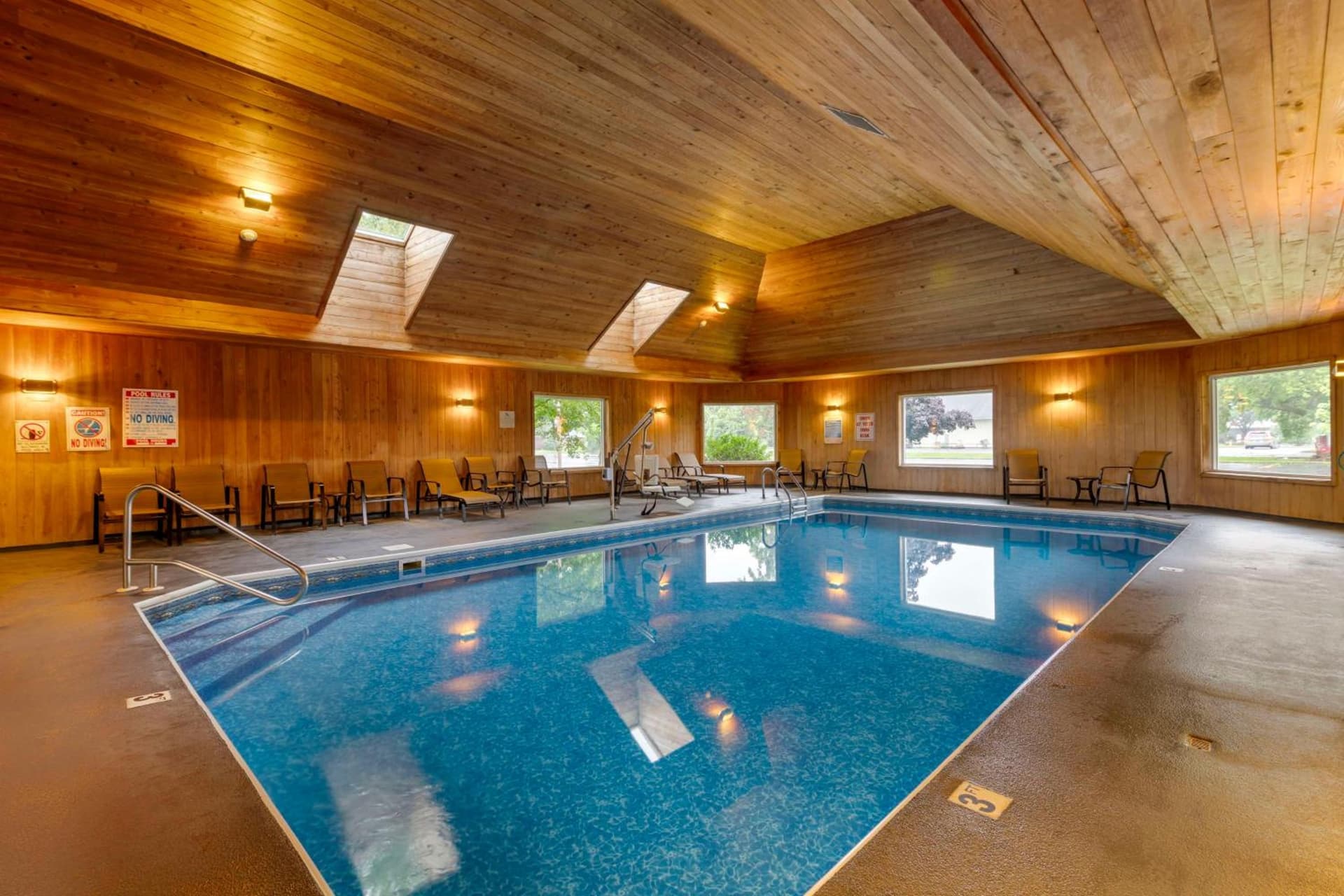 Best Western Plus Windjammer Inn & Conference Center gallery photo in Burlington, VT — image 57