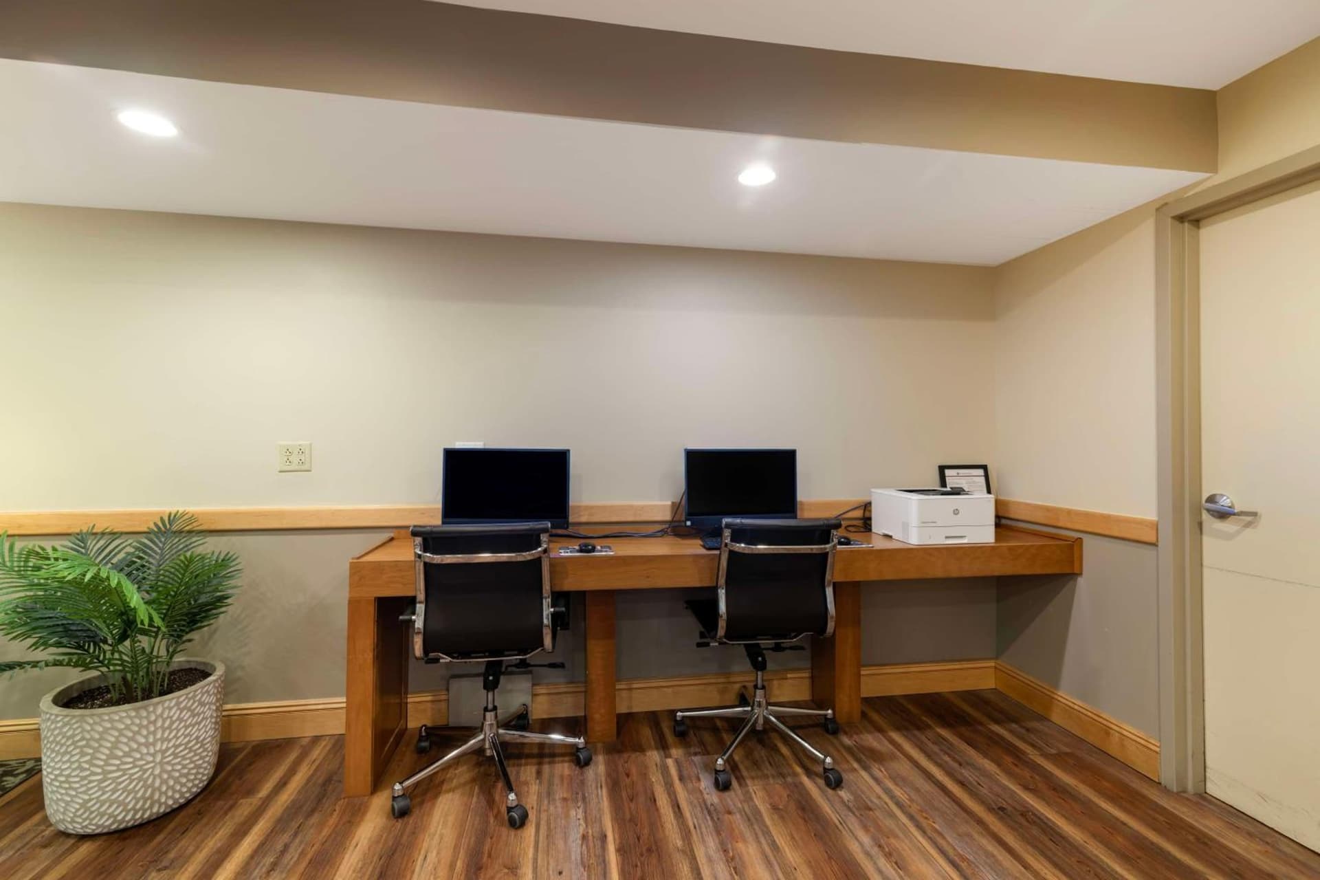 Best Western Plus Windjammer Inn & Conference Center gallery photo in Burlington, VT — image 27
