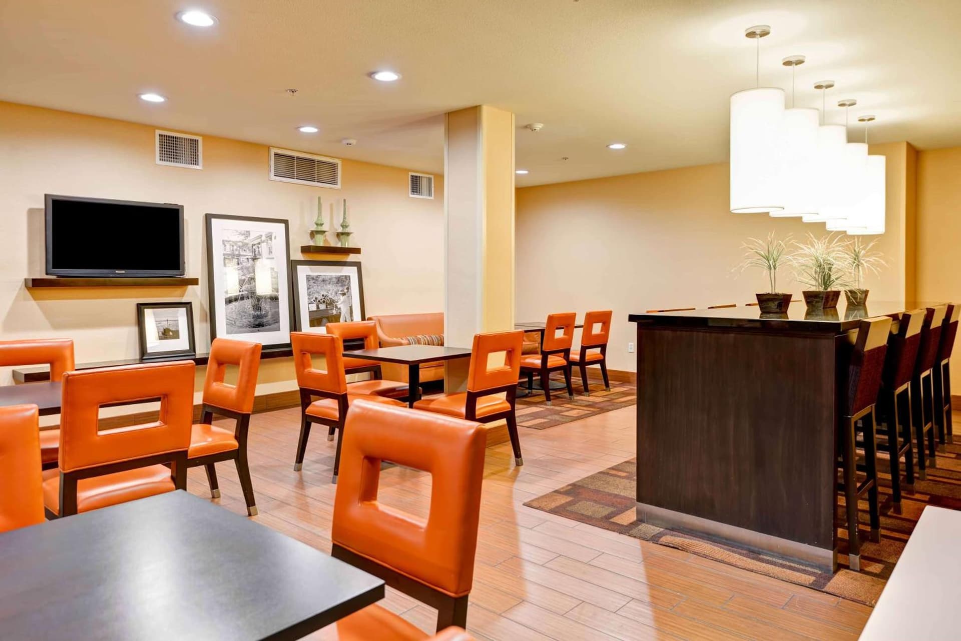 Hampton Inn & Suites San Clemente - Fully Renovated gallery photo in San Clemente, CA — image 18
