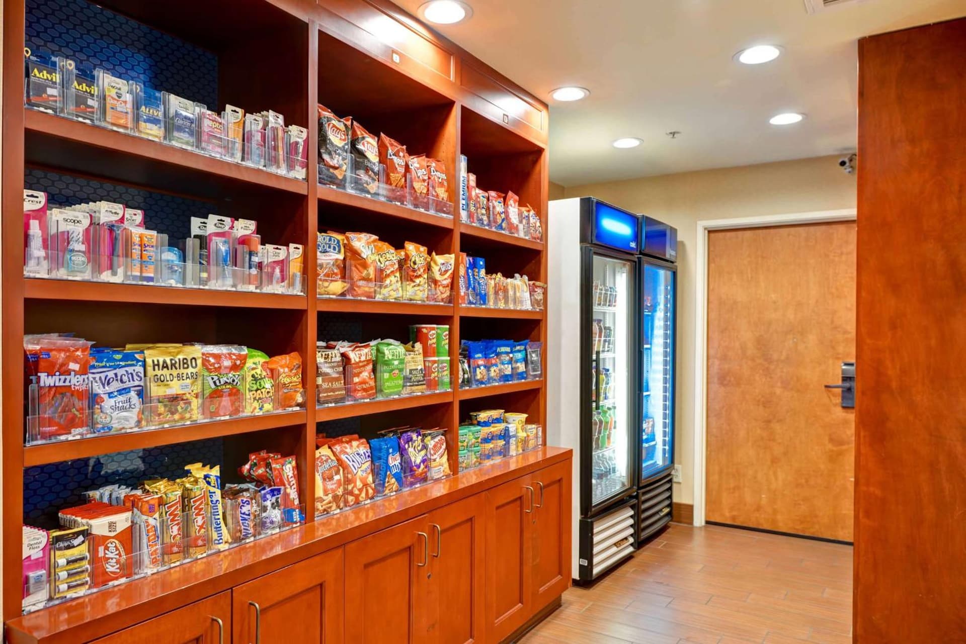 Hampton Inn & Suites San Clemente - Fully Renovated gallery photo in San Clemente, CA — image 12