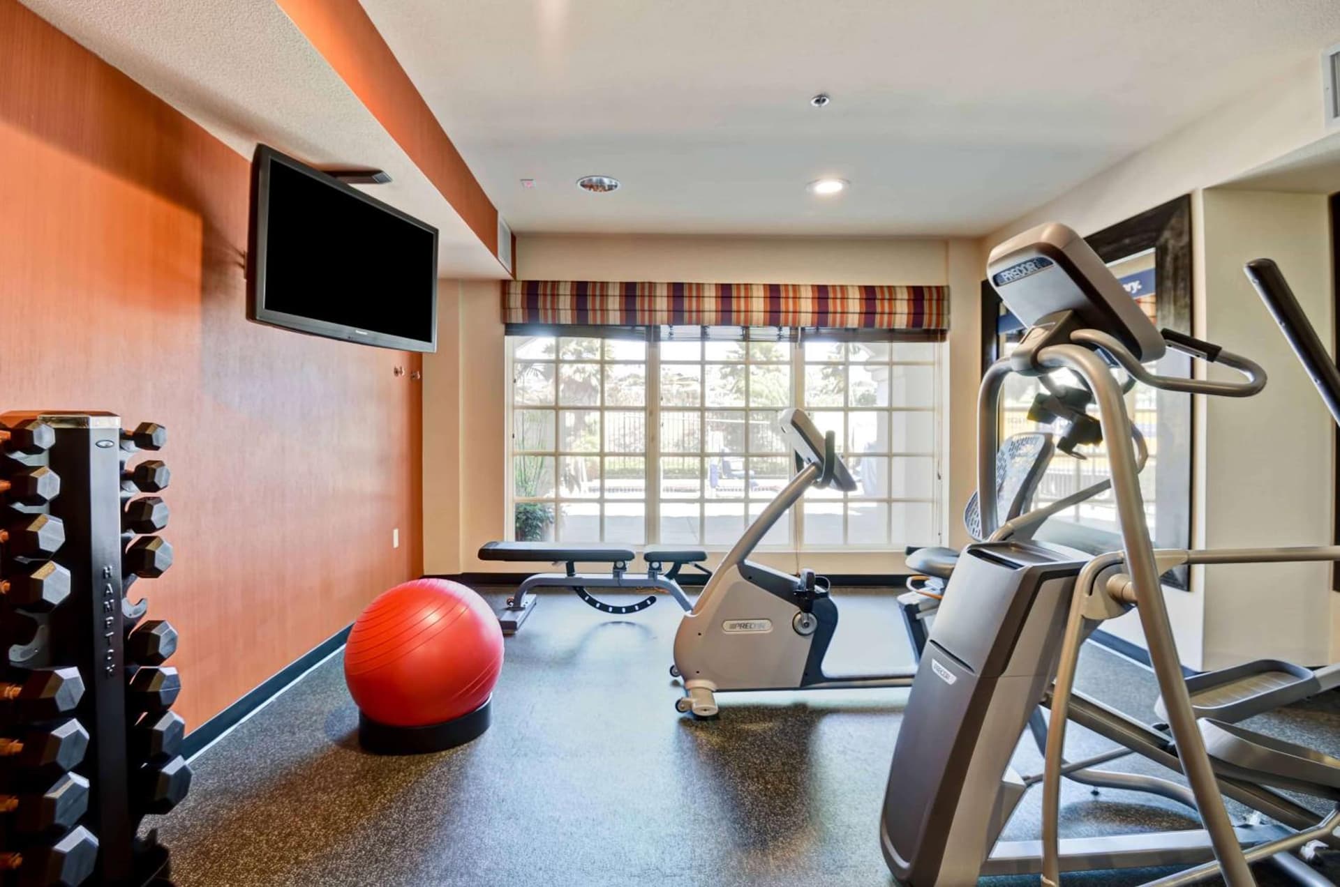 Hampton Inn & Suites San Clemente - Fully Renovated gallery photo in San Clemente, CA — image 22