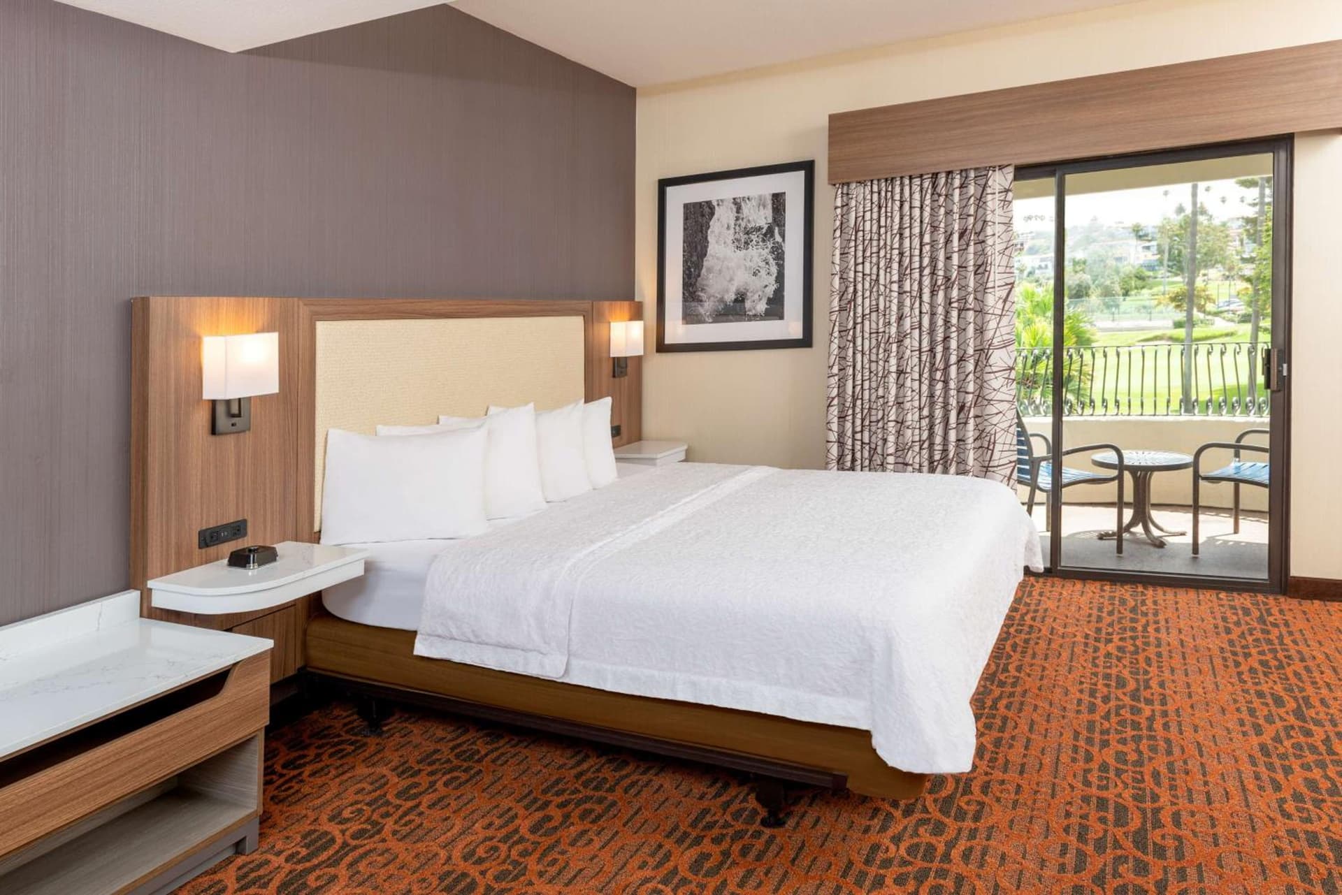Hampton Inn & Suites San Clemente - Fully Renovated gallery photo in San Clemente, CA — image 9