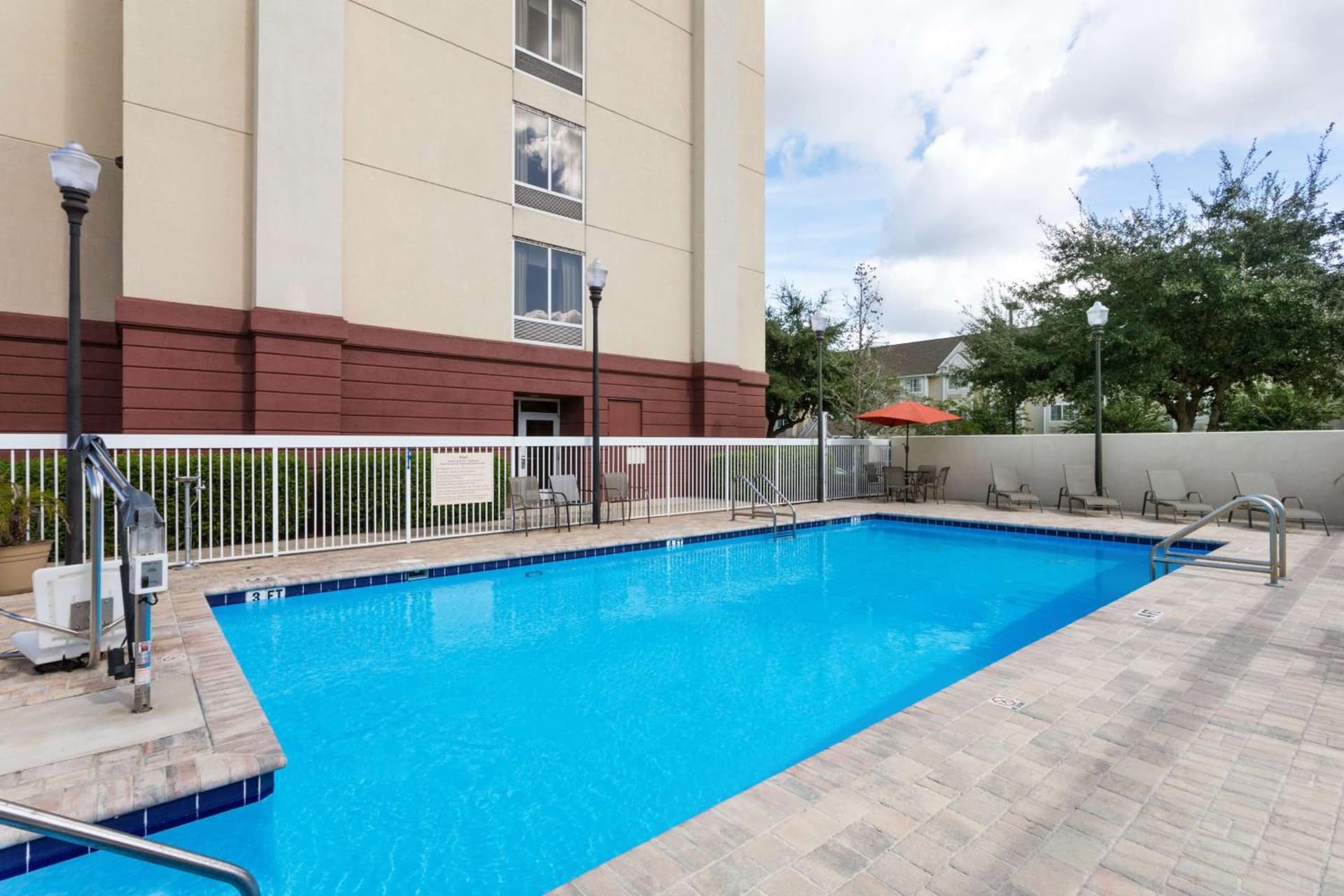 Hampton Inn Leesburg Tavares gallery photo in Leesburg, FL — image 28