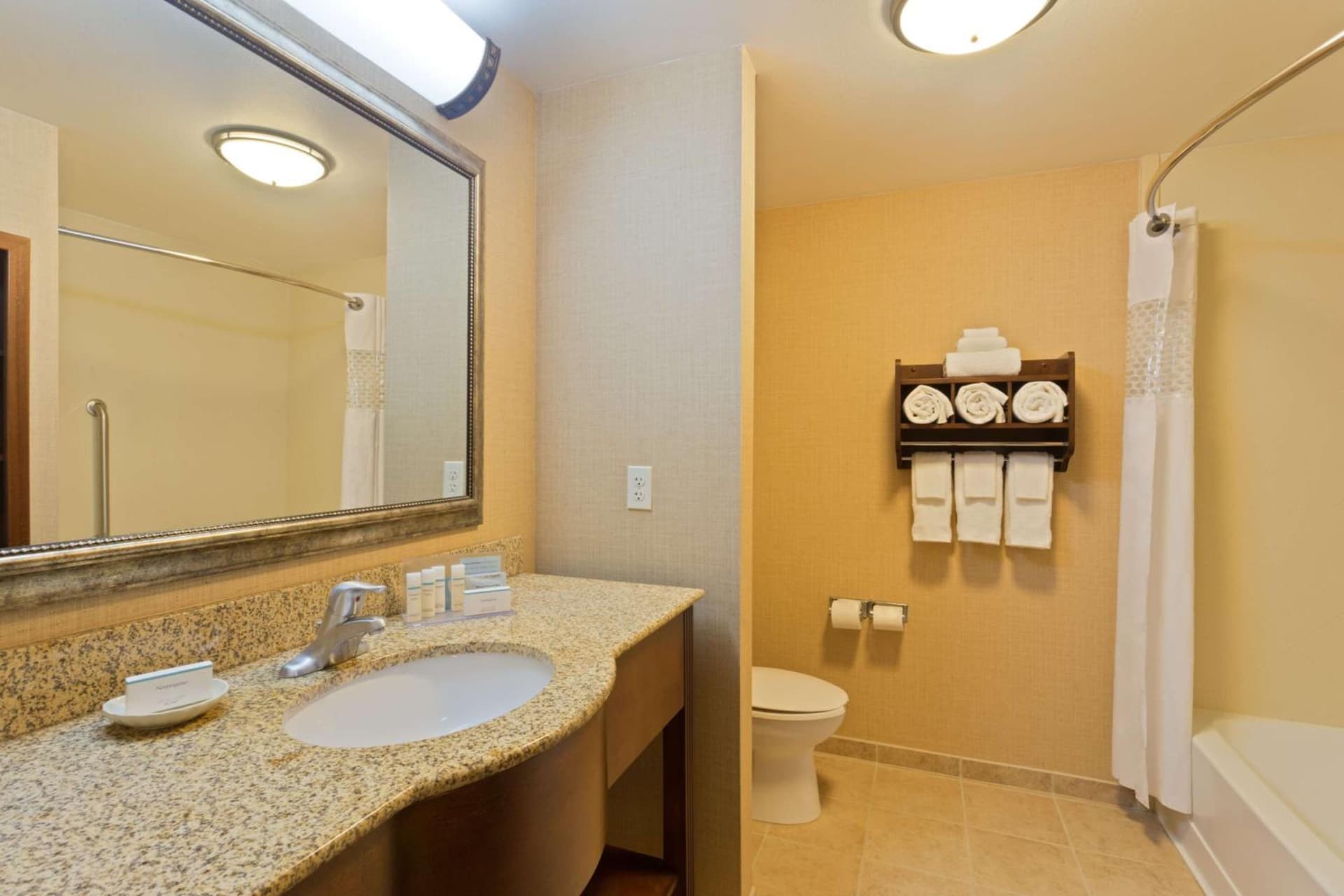 Hampton Inn Leesburg Tavares gallery photo in Leesburg, FL — image 56