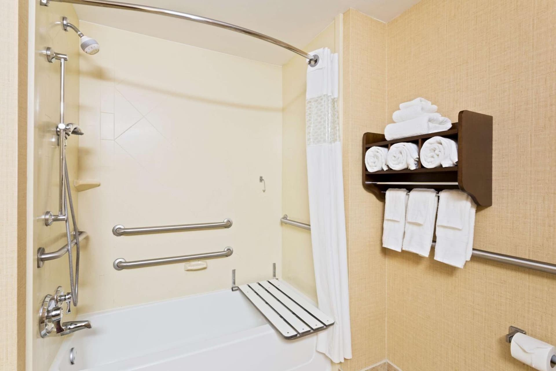 Hampton Inn Leesburg Tavares gallery photo in Leesburg, FL — image 20