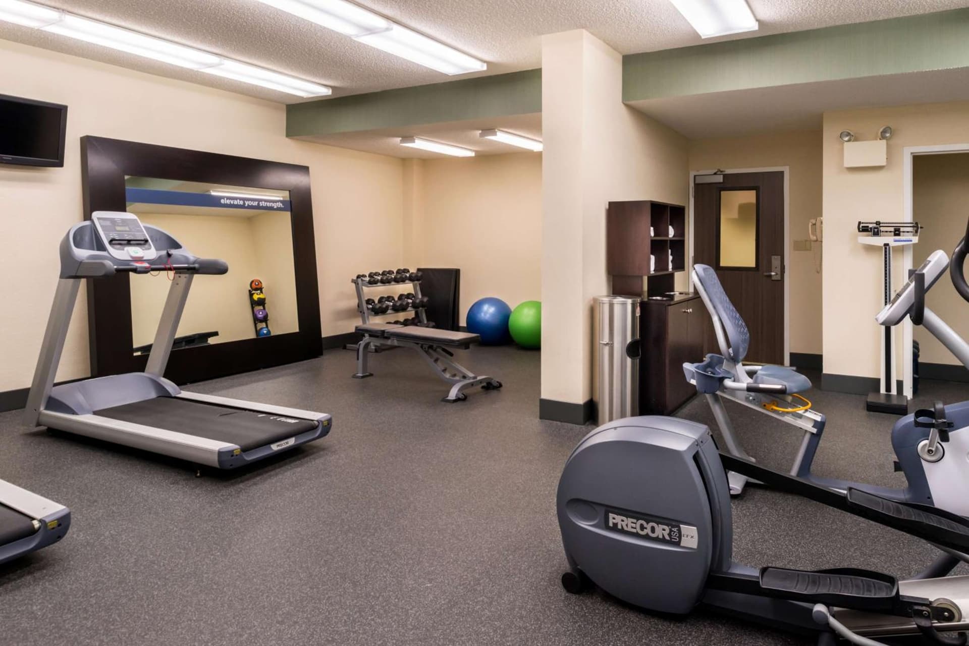 Hampton Inn & Suites Orlando-East UCF gallery photo in Orlando, FL — image 7