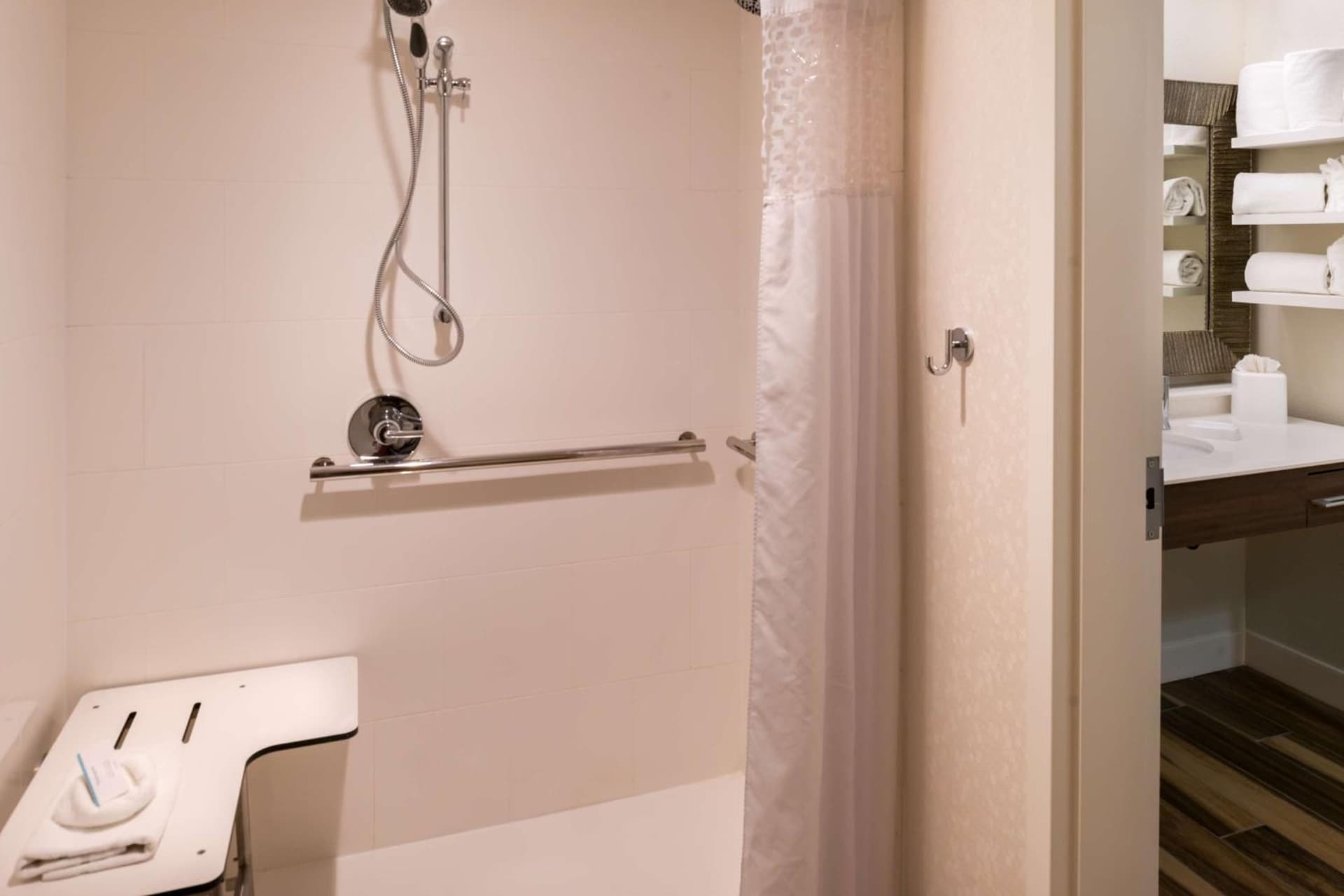 Hampton Inn & Suites Orlando-East UCF gallery photo in Orlando, FL — image 13