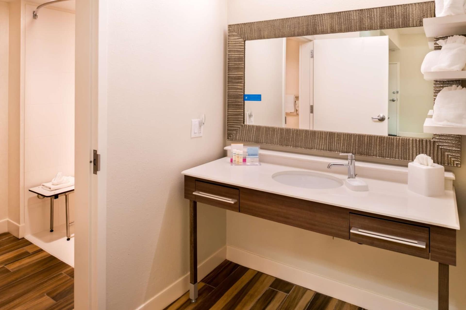 Hampton Inn & Suites Orlando-East UCF gallery photo in Orlando, FL — image 28